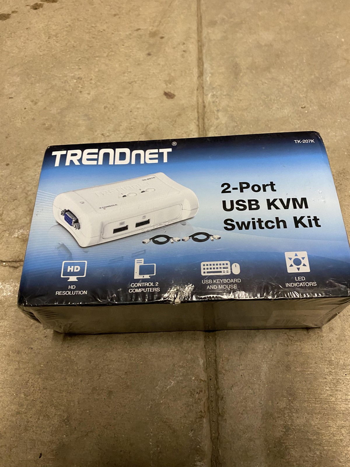 TRENDnet TK-207K 2-Port USB KVM Switch Kit HD Resolution W/ Cables Control 2 PCs