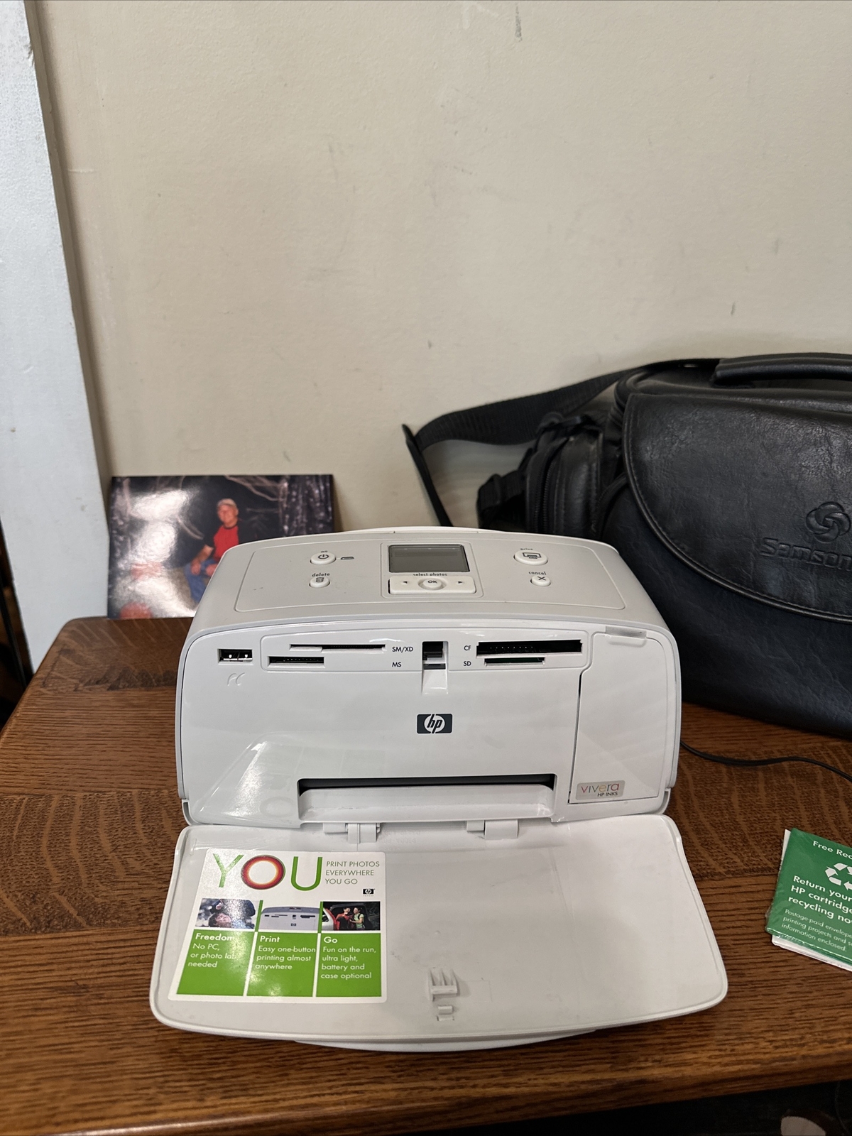 HP Photosmart 335 printer ~ Portable and crystal clear photos EUC