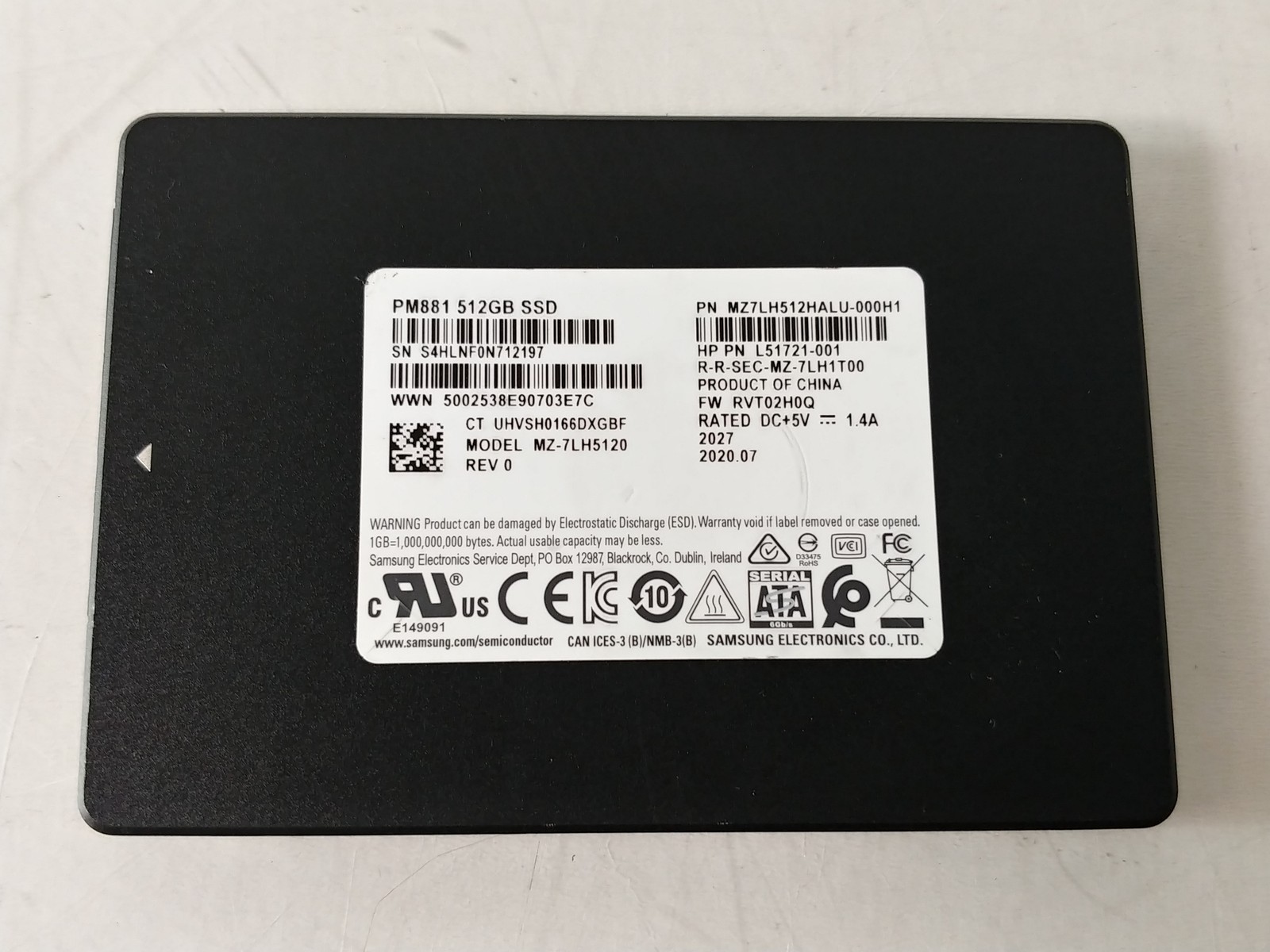 Samsung PM881 MZ-7LH5120 512 GB SATA III 2.5 in Solid State Drive
