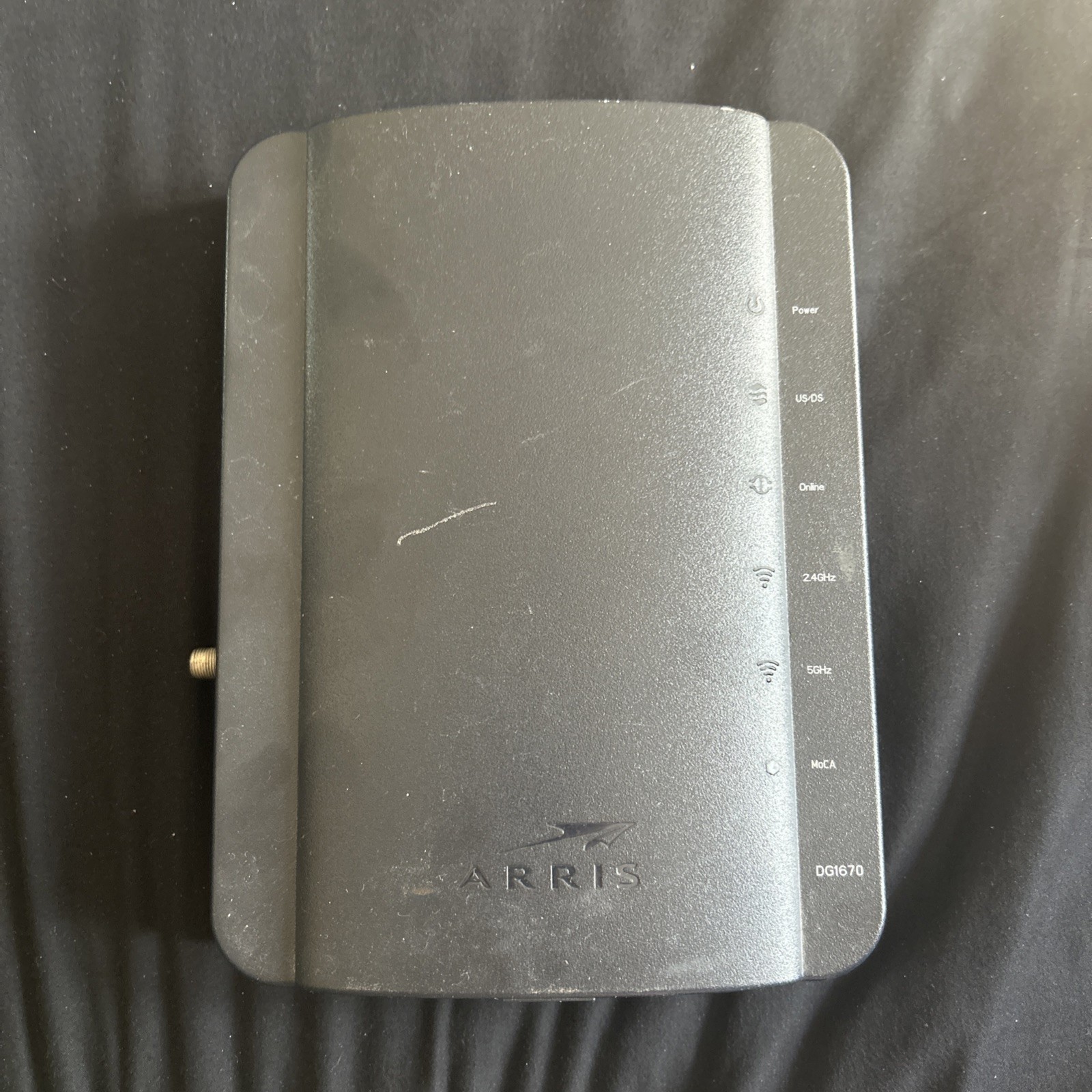Arris Touchstone 450 Mbps 4-Port Gigabit Wireless N Router (DG1670A)
