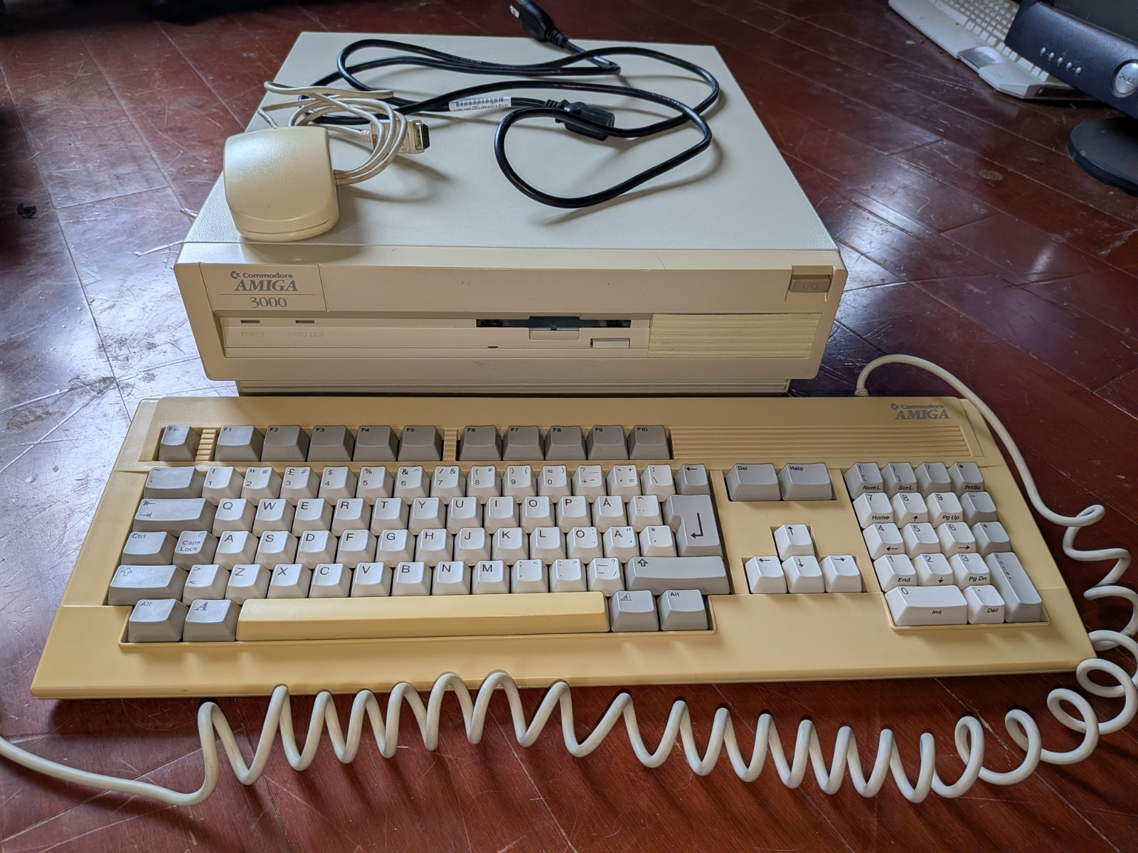 Commodore Amiga 3000 Computer 25MHz '030, 6MB, BlueSCSI, Mouse & Keyboard