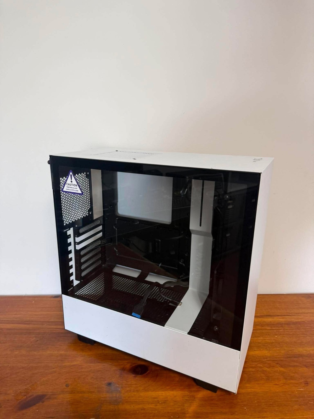 NZXT H510 Compact ATX Mid-Tower PC Gaming Case White/Black