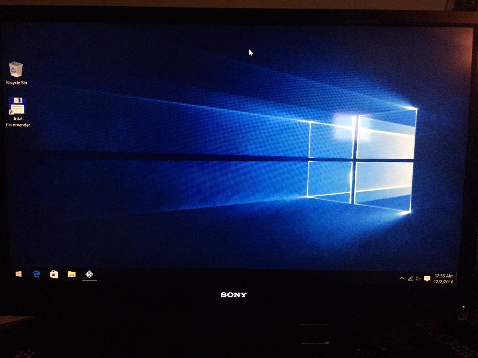Window 10 Computer Stick in HDMI - To Connect to TV, Monitor, Projector ETC