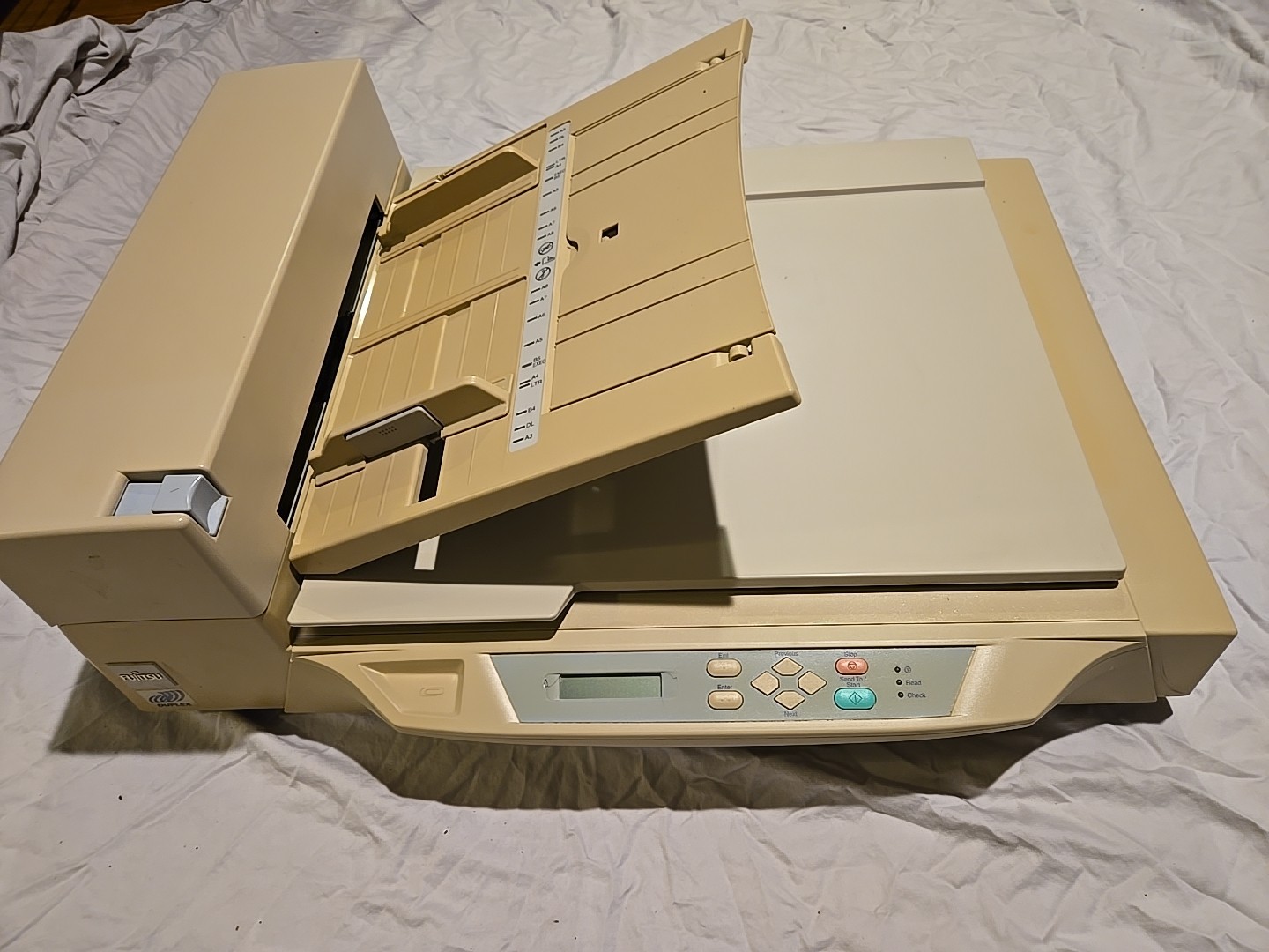 Fujitsu M 4097D Flatbed Scanner