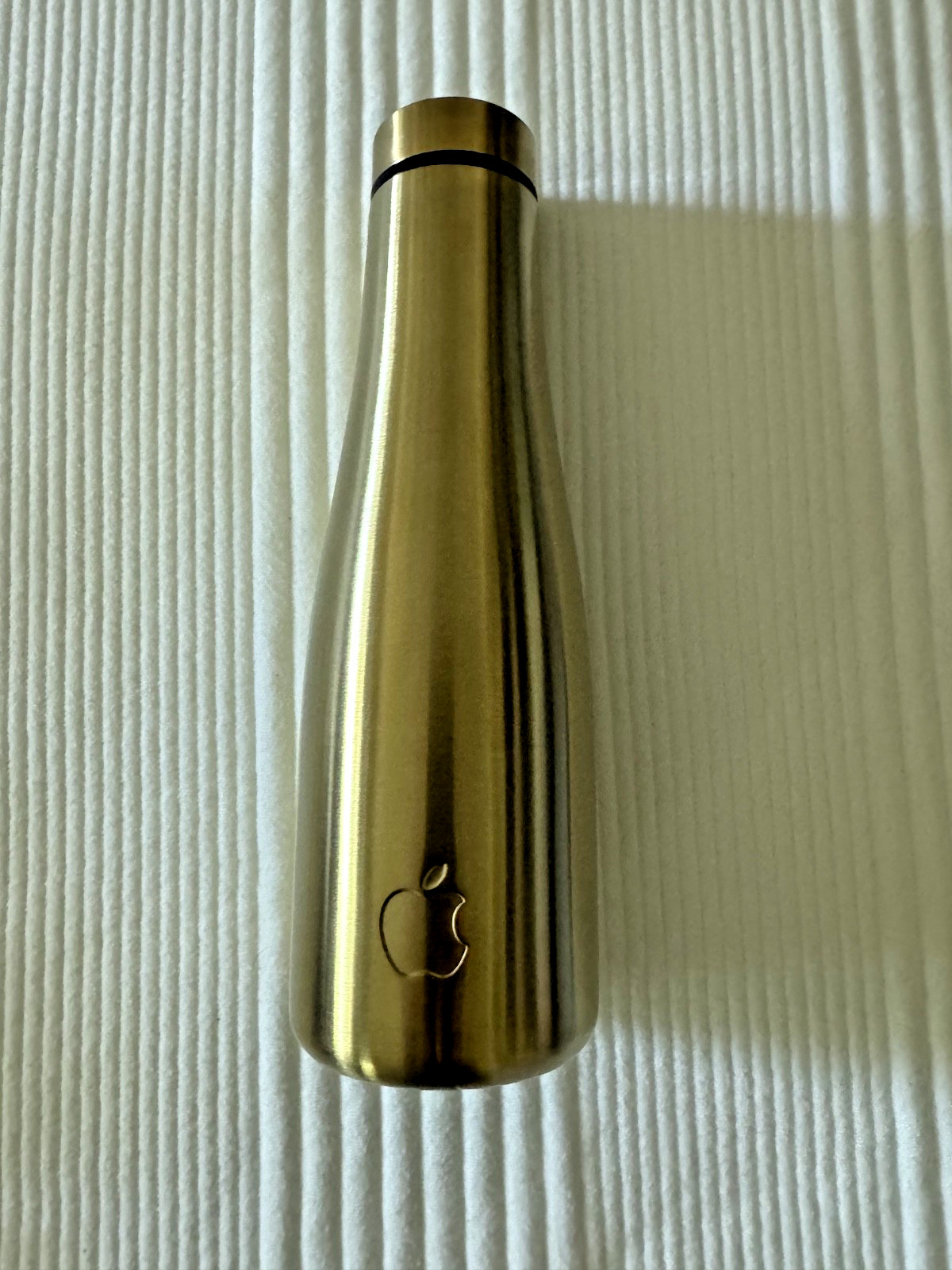 Apple Exclusive Employee Logo Insulated Gold Fitness Challenge Flask RARE