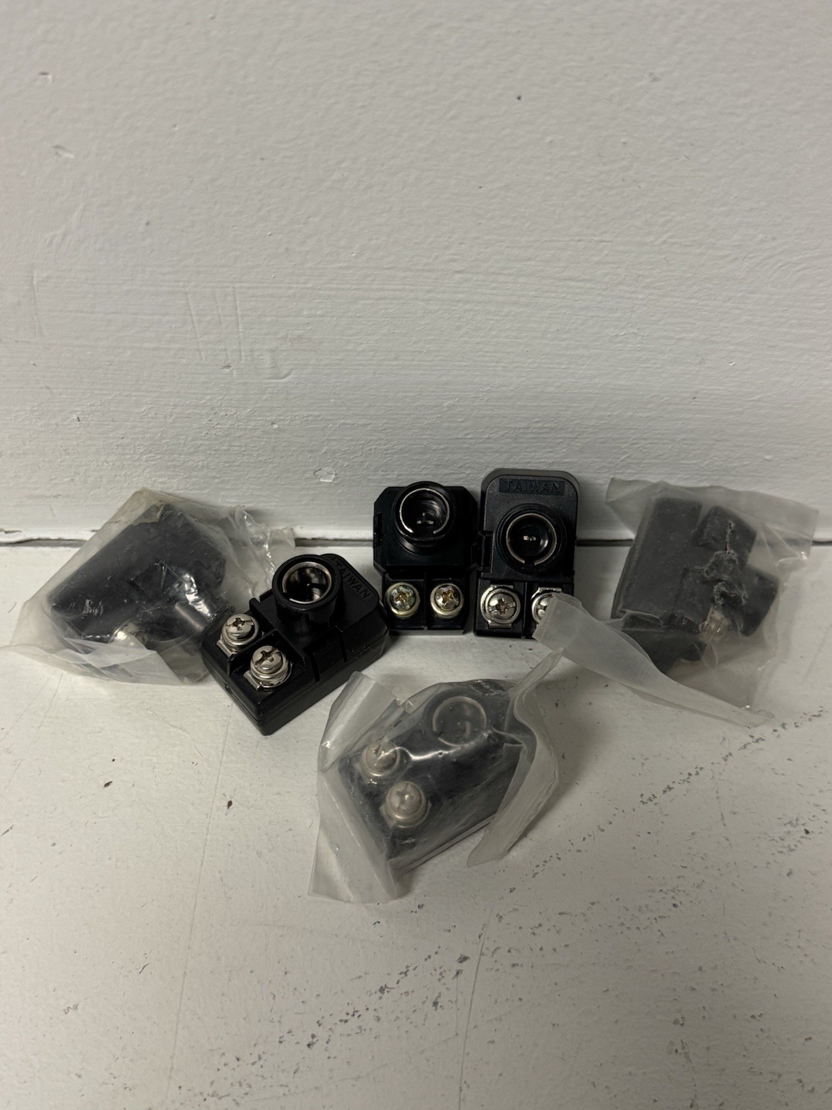 Lot of 6 Atari RF Switchbox Terminal Blocks Screw Lug Repair Parts 2600 XL