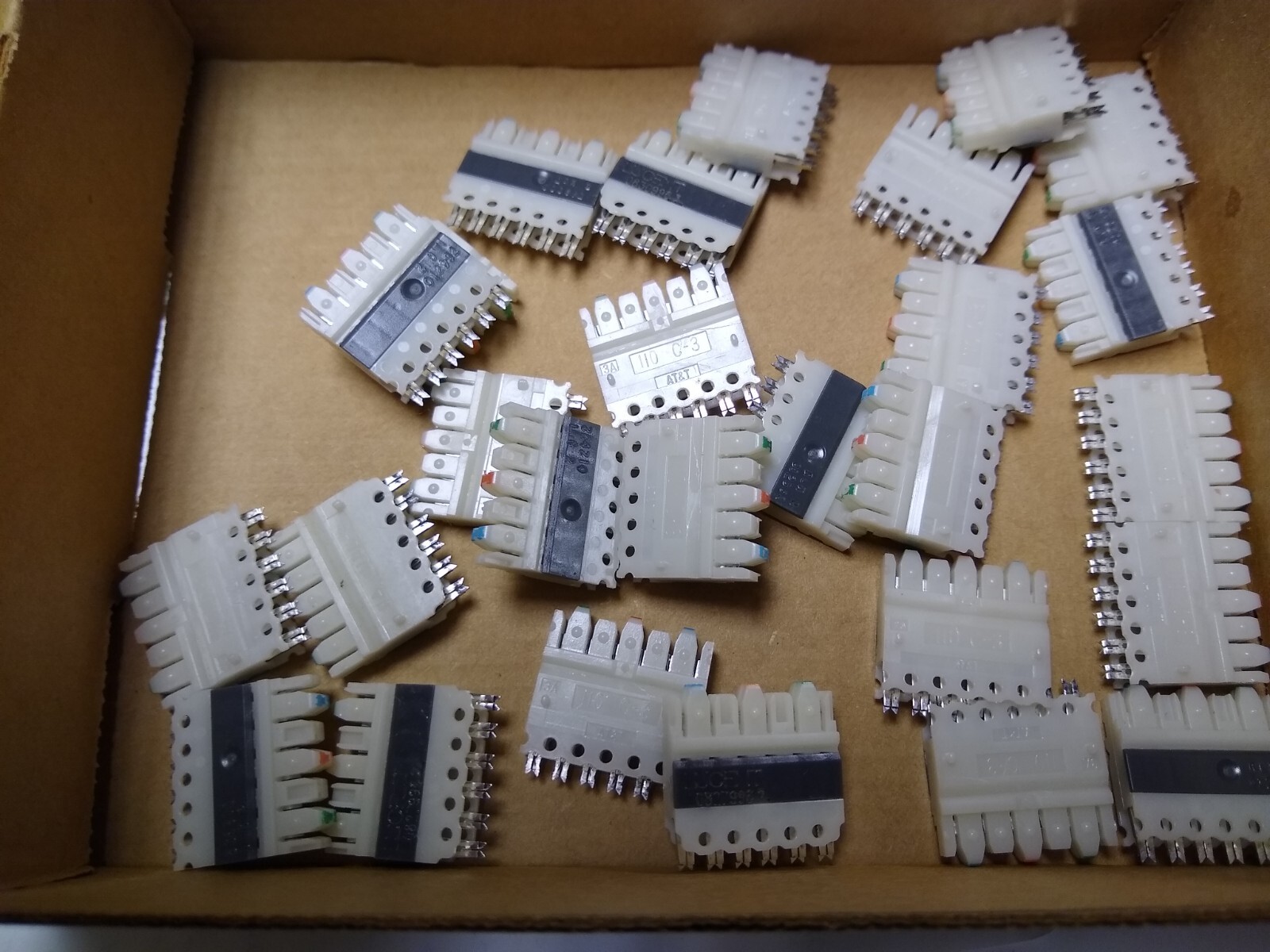 LOT OF 27 - AT&T 110C-3C 103801239 3 Pair 110 Connecting Clip Punch Block 