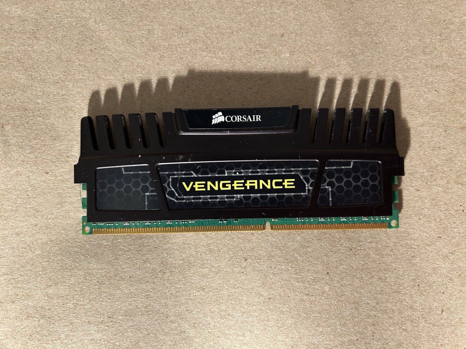 Corsair Vengeance 8GB DDR3 1600MHz PC3-12800 Desktop RAM CMZ8GX3M1A 1600C10 1.5V