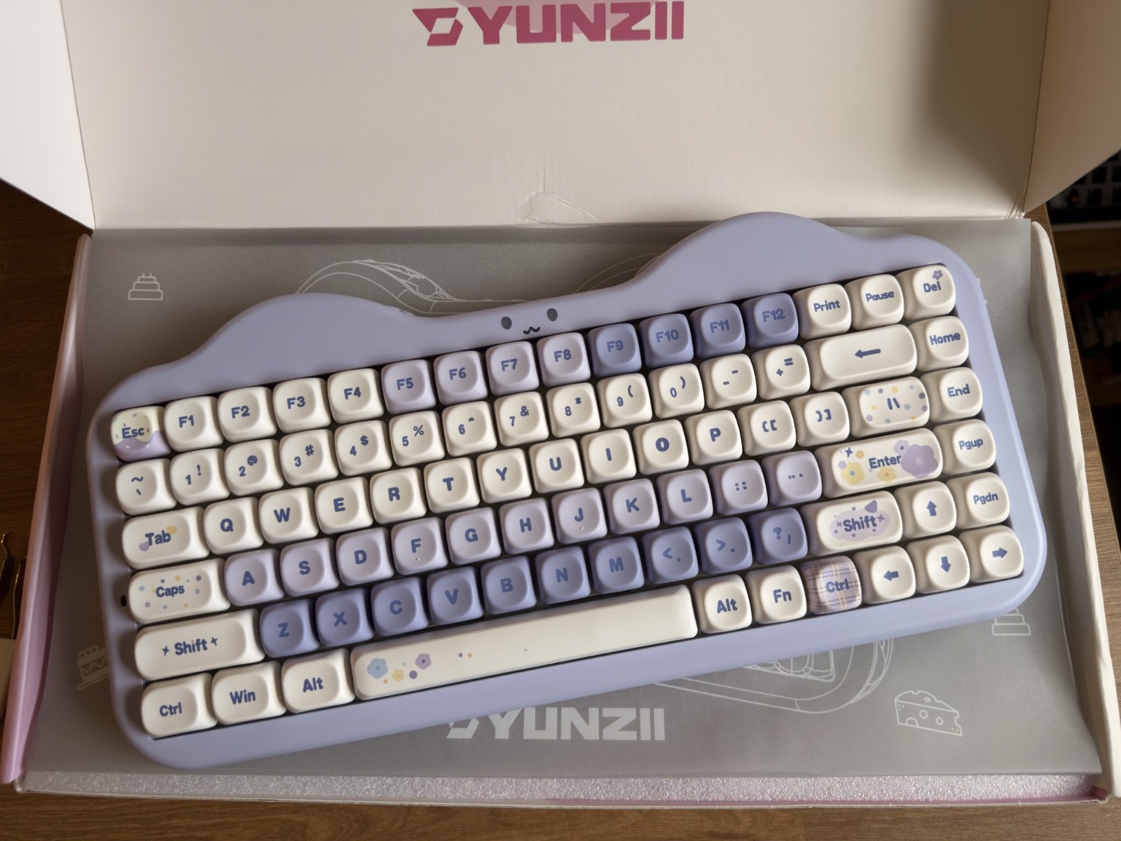 YUNZII C75 Cake Meow Wireless Mechanical Keyboard - Purple w/ Milk Switches