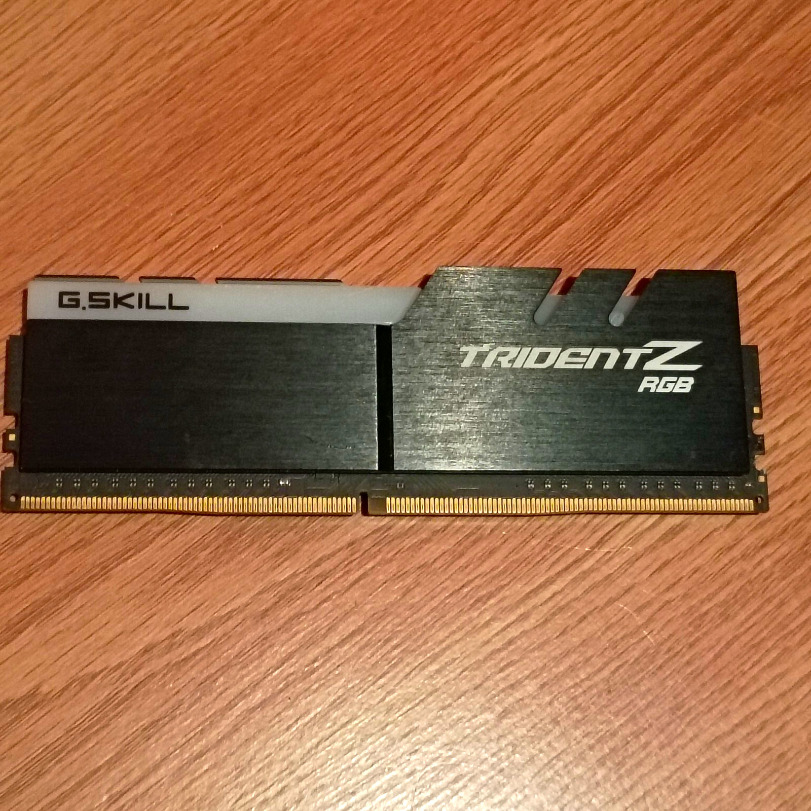 G.SKILL Trident Z RGB 16GB (2x8GB) DDR4-3200 PC4-25600 288-Pin DIMM