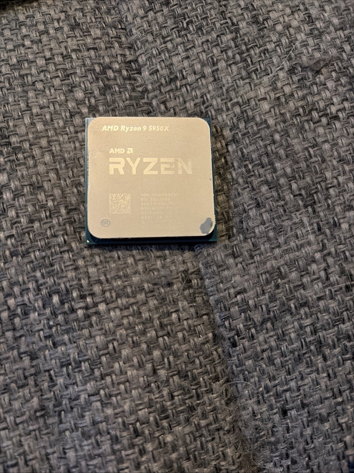 AMD Ryzen 9 5950X Desktop Processor (4.9GHz, 16 Cores, Socket AM4) Great Cond