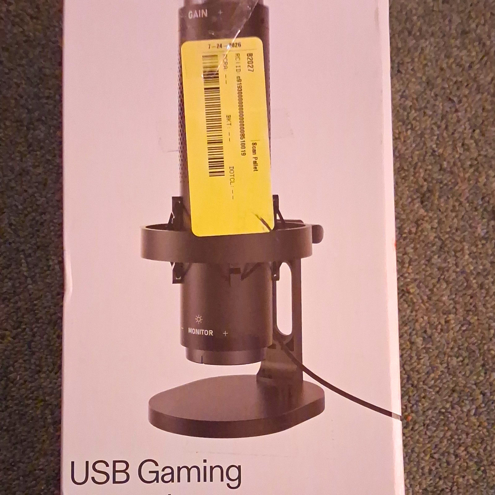 onn. USB Gaming Microphone 3-Pattern Shock Mount Mute Headphone Jack