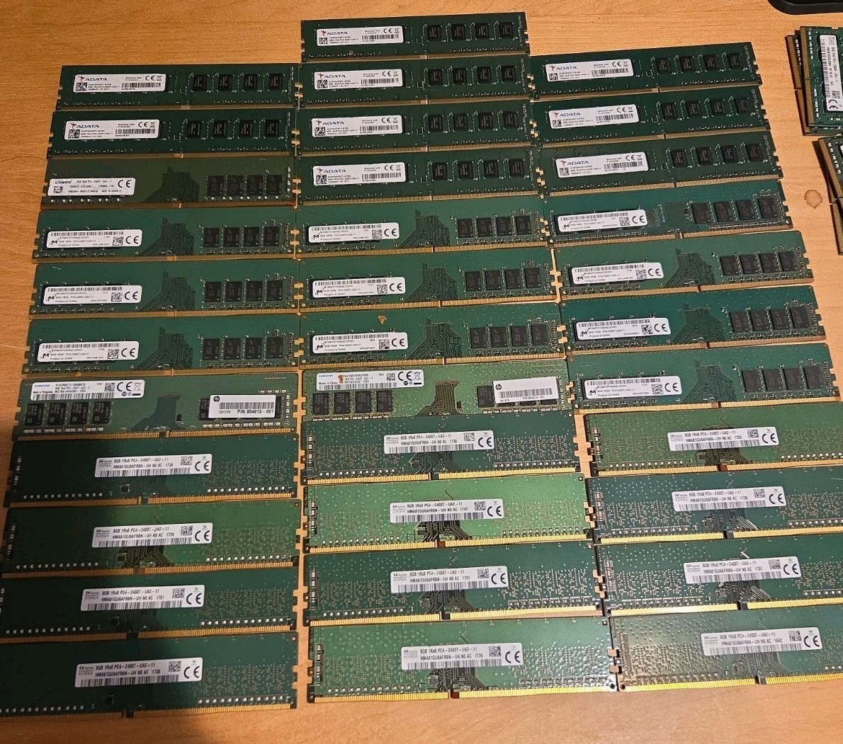 LOT OF 34 DDR4 8GB 2400T Mixed Brand Desktop Ram Lot