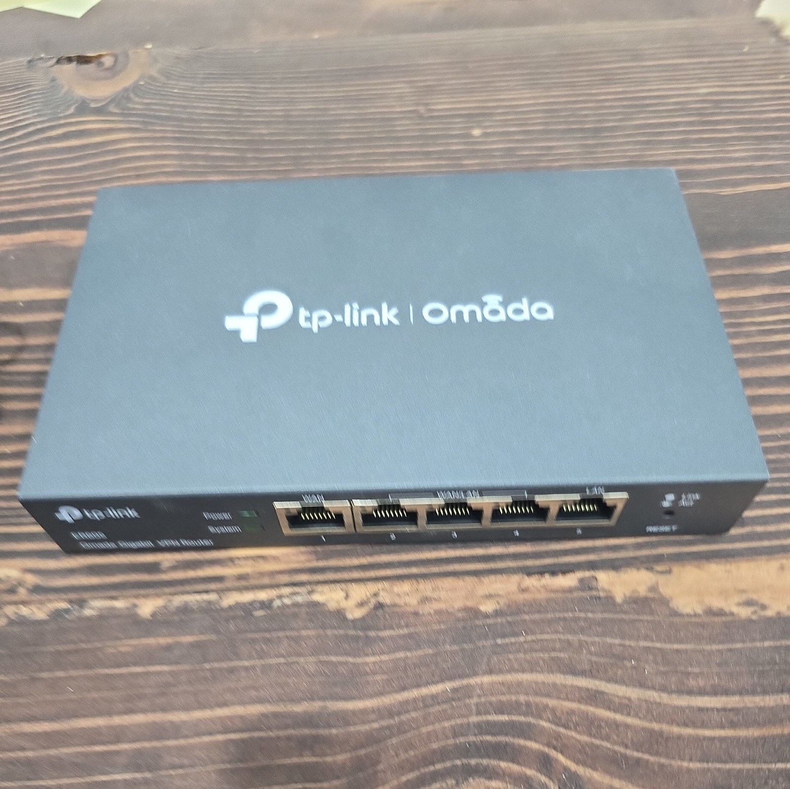 TP-LINK Omada ER605 V2 Gigabit Wired VPN Router