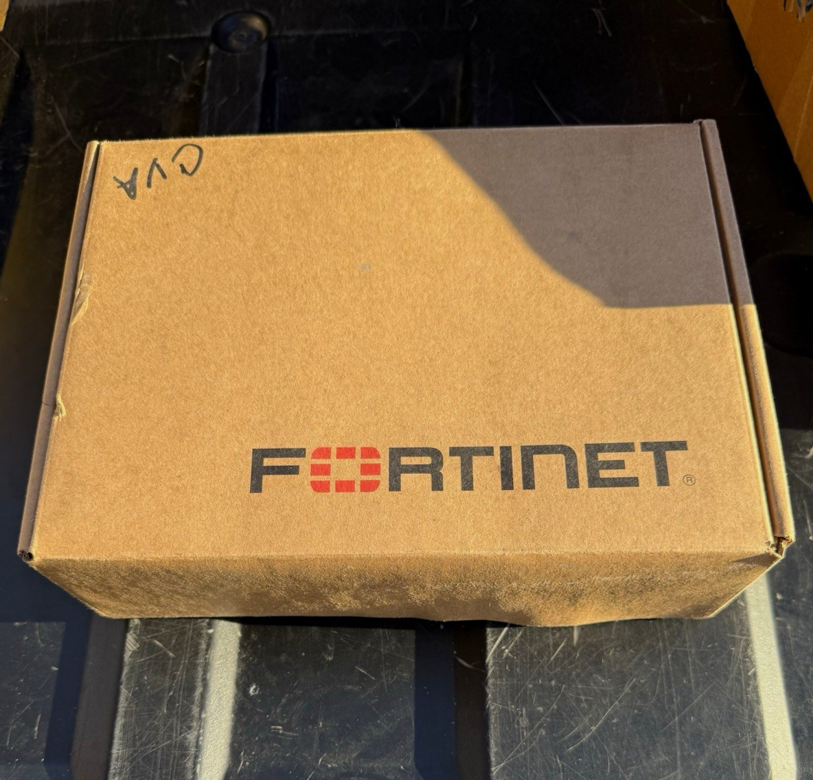 Fortinet FortiExtender 101F-AM Dual-Band Wireless AP 300 Mbps RJ-45 White