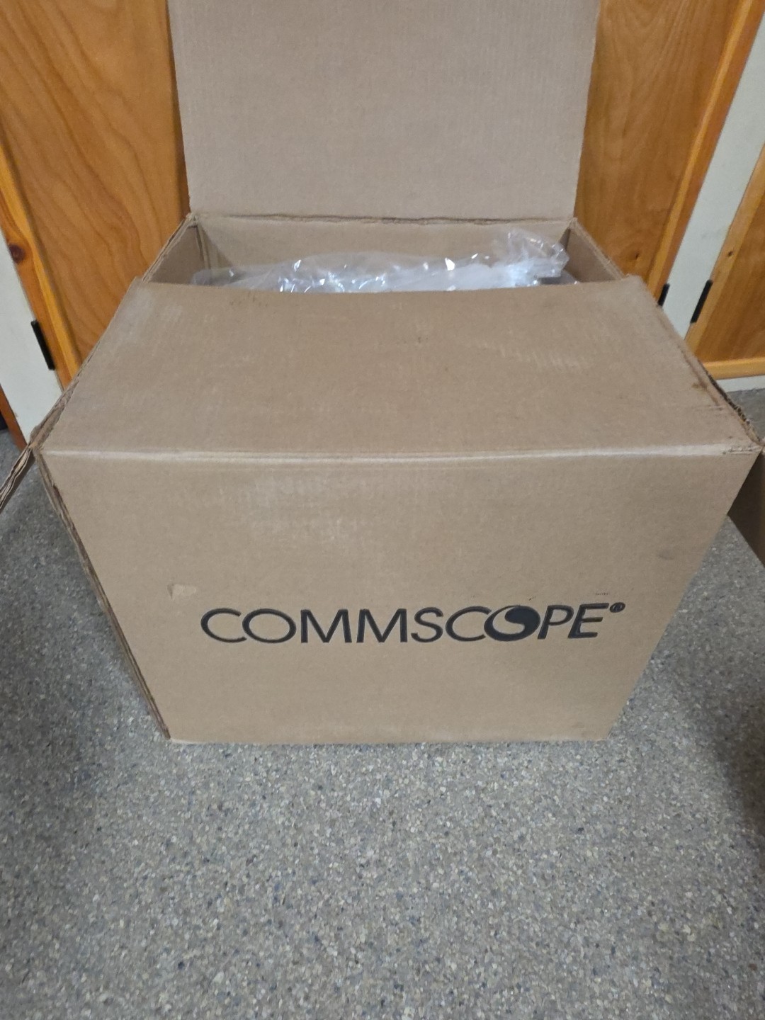 COMMSCOPE FHD-HJ1B-2000F FIBER OPTIC DROP CABLE 