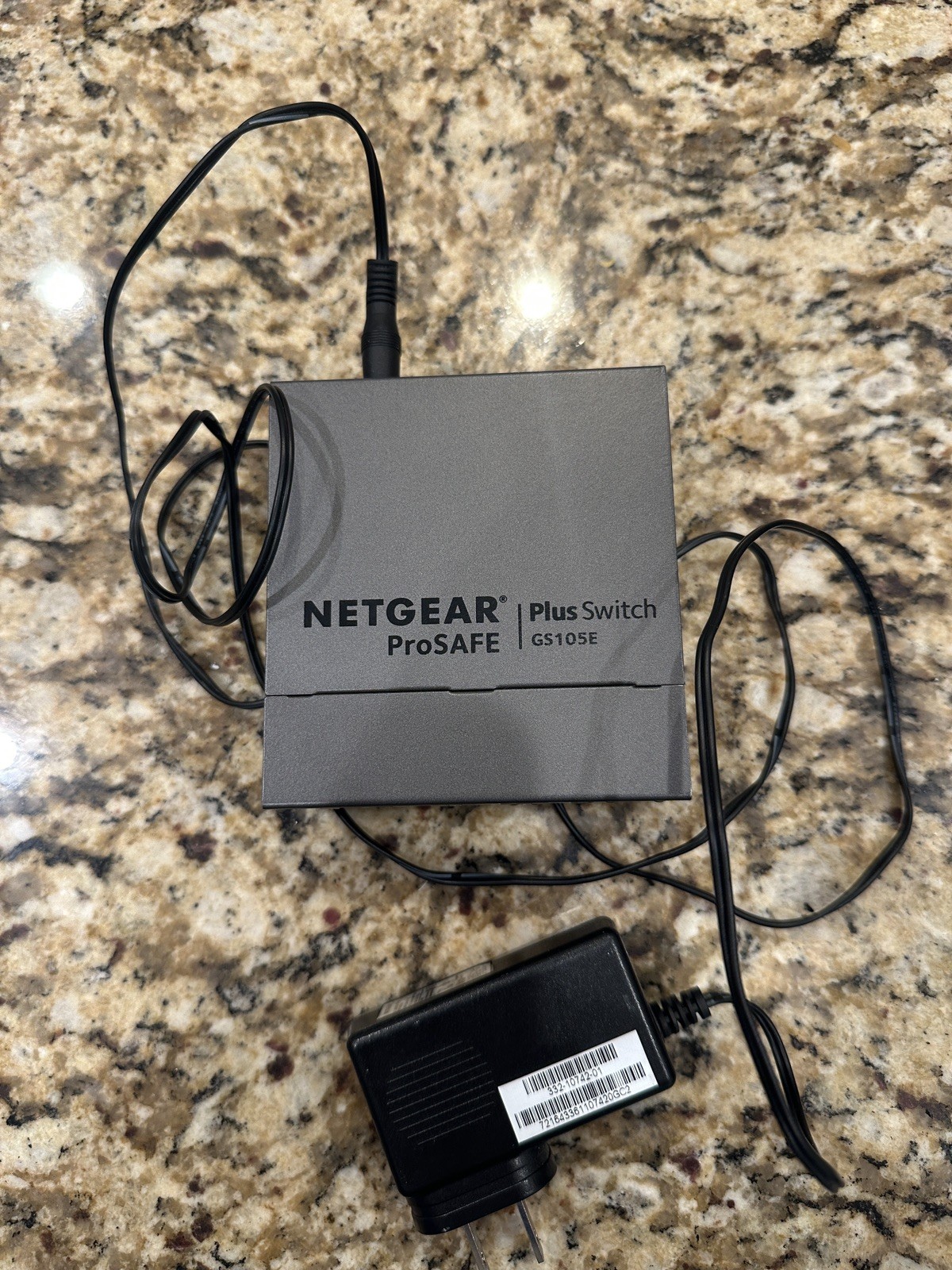 NETGEAR ProSafe Plus Switch  5-port Gigabit Network Switch (GS105Ev2) 