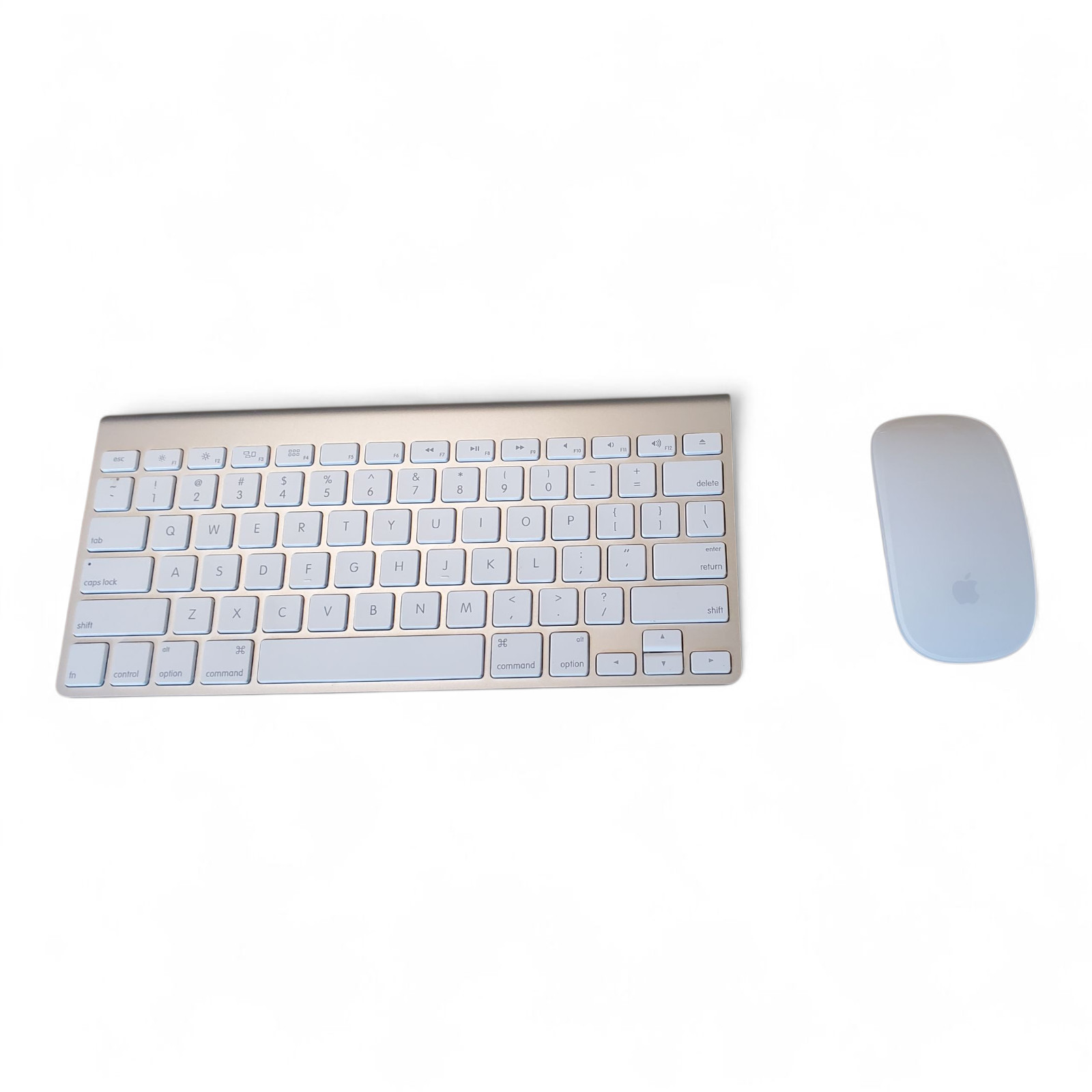 Apple A1314 Keyboard & A1296 Magic Mouse Set – Wireless Bluetooth –