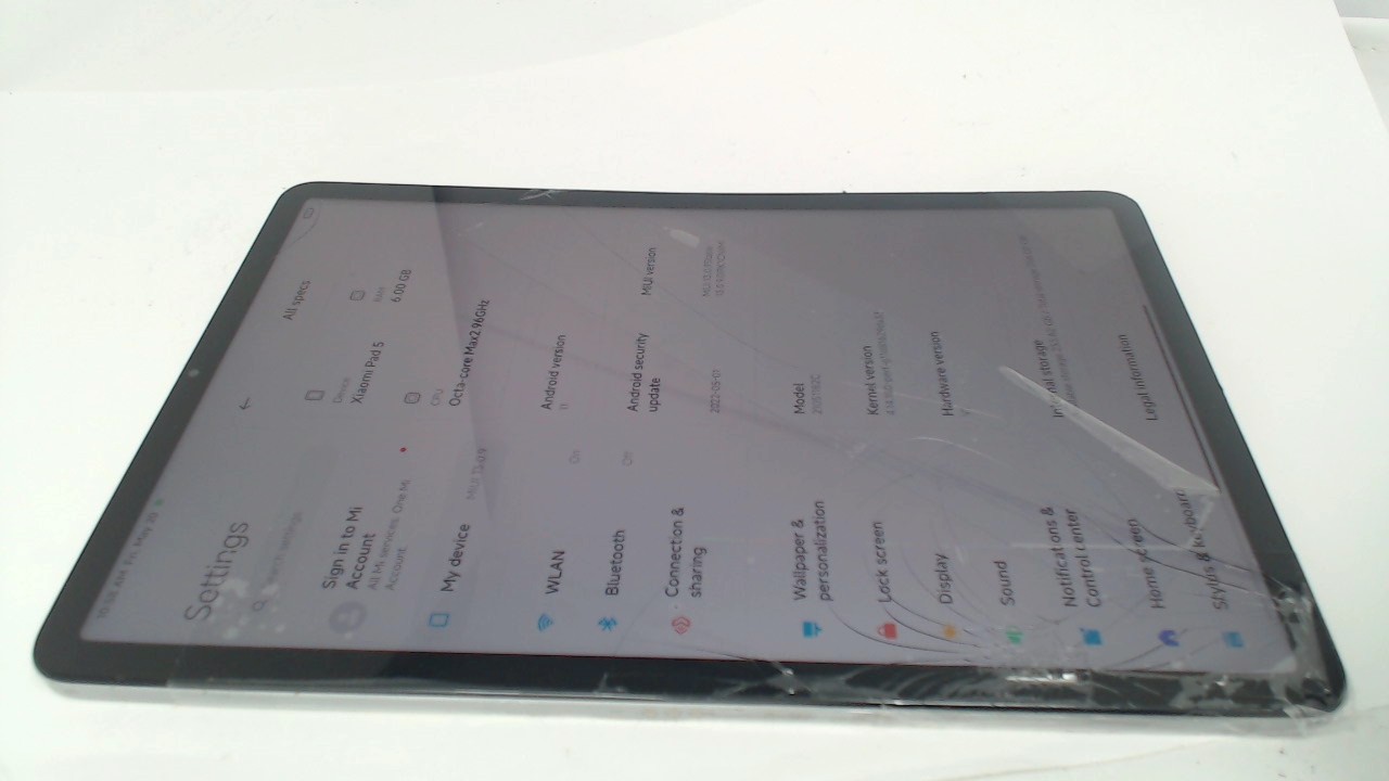 Xiaomi Pad 5 21051182C 11" Tablet (White 256GB) Wifi CRACKED BENT