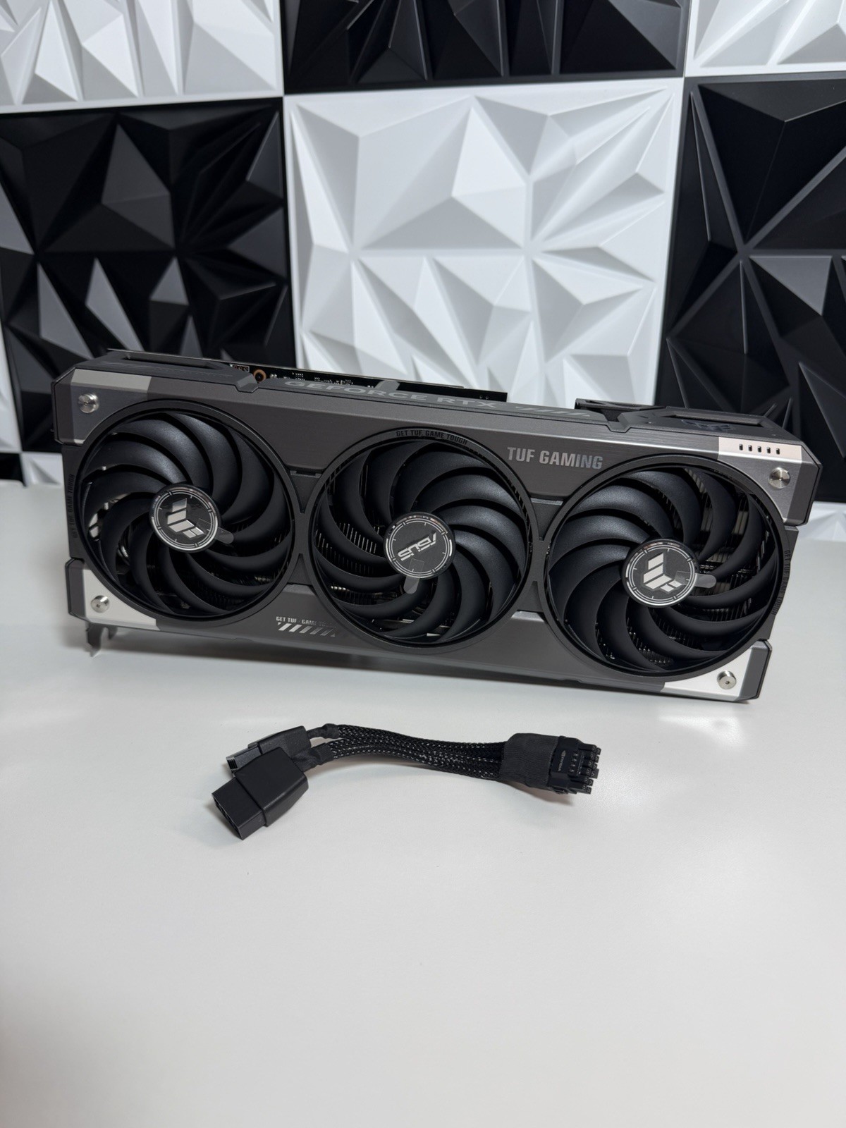 ASUS NVIDIA GeForce RTX 5070 TUF Gaming OC 12GB GDDR7 Edition