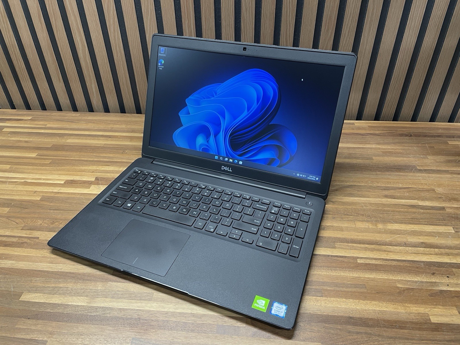 Dell Latitude 3500 15.6" FHD i7-8565U 8GB RAM 256GB NVMe MX130 Graphics Win11Pro