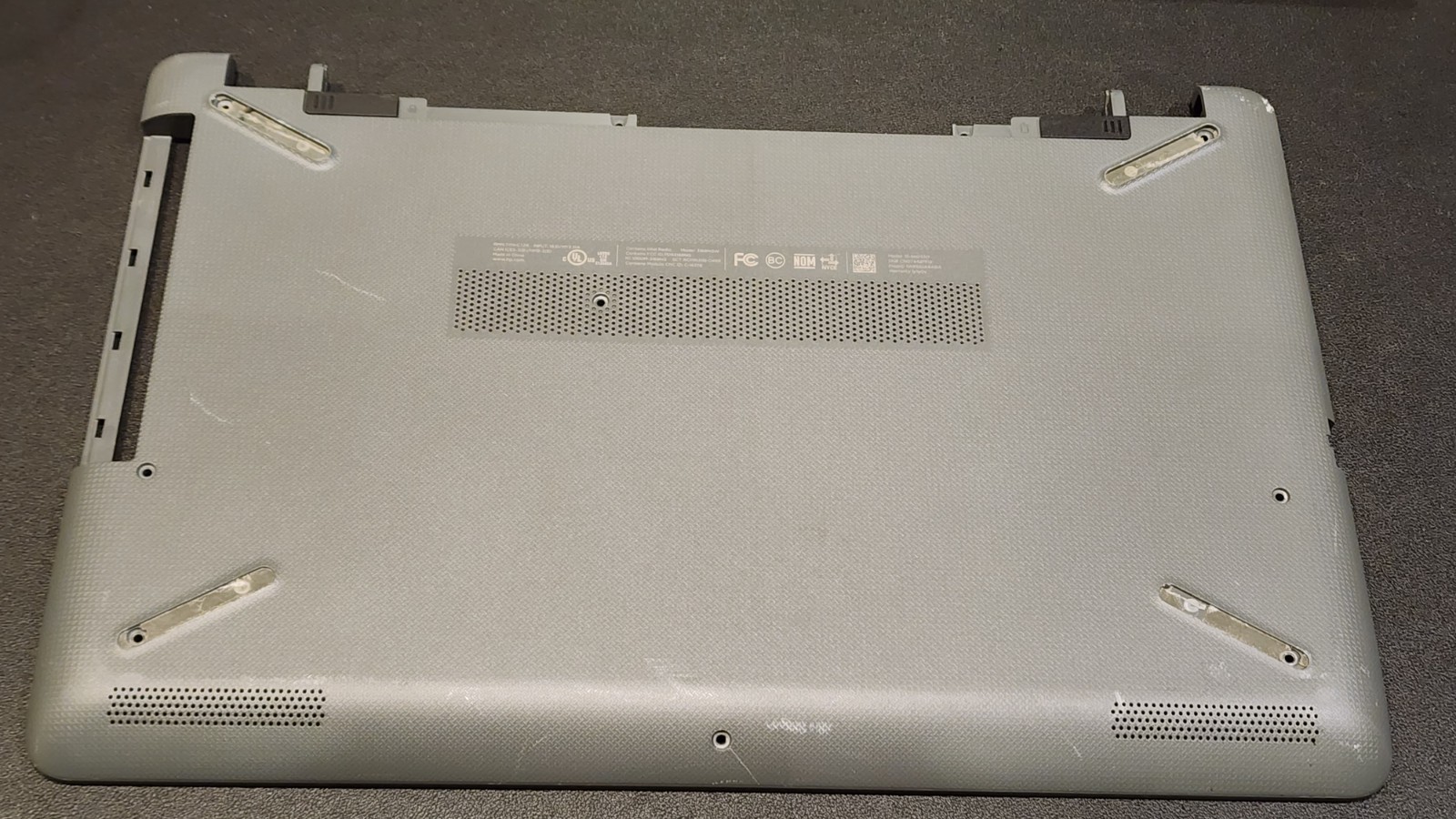 924903-001 AP2040009C0 GENUINE HP BASE BOTTOM COVER 15-BS 15-BS033CL 8652