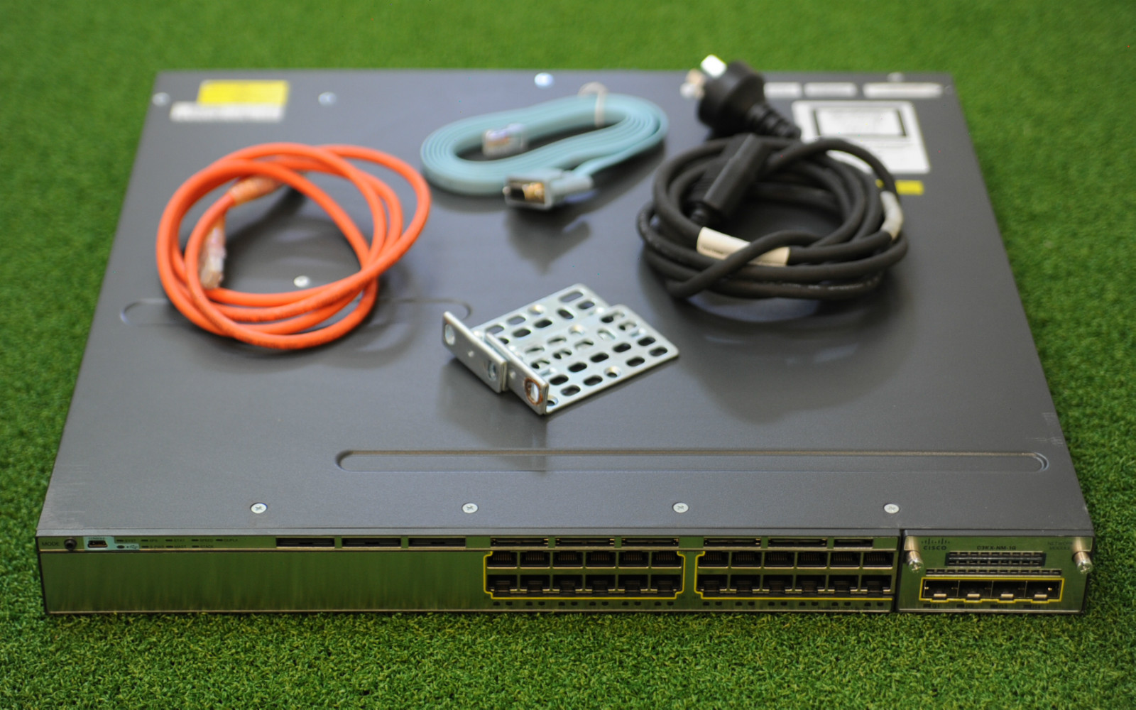 CISCO WS-C3750X-24T-S 3750X Switch w/ 1x C3KX-NM-1G,1x C3KX-PWR-350WAC- 1 YrWty