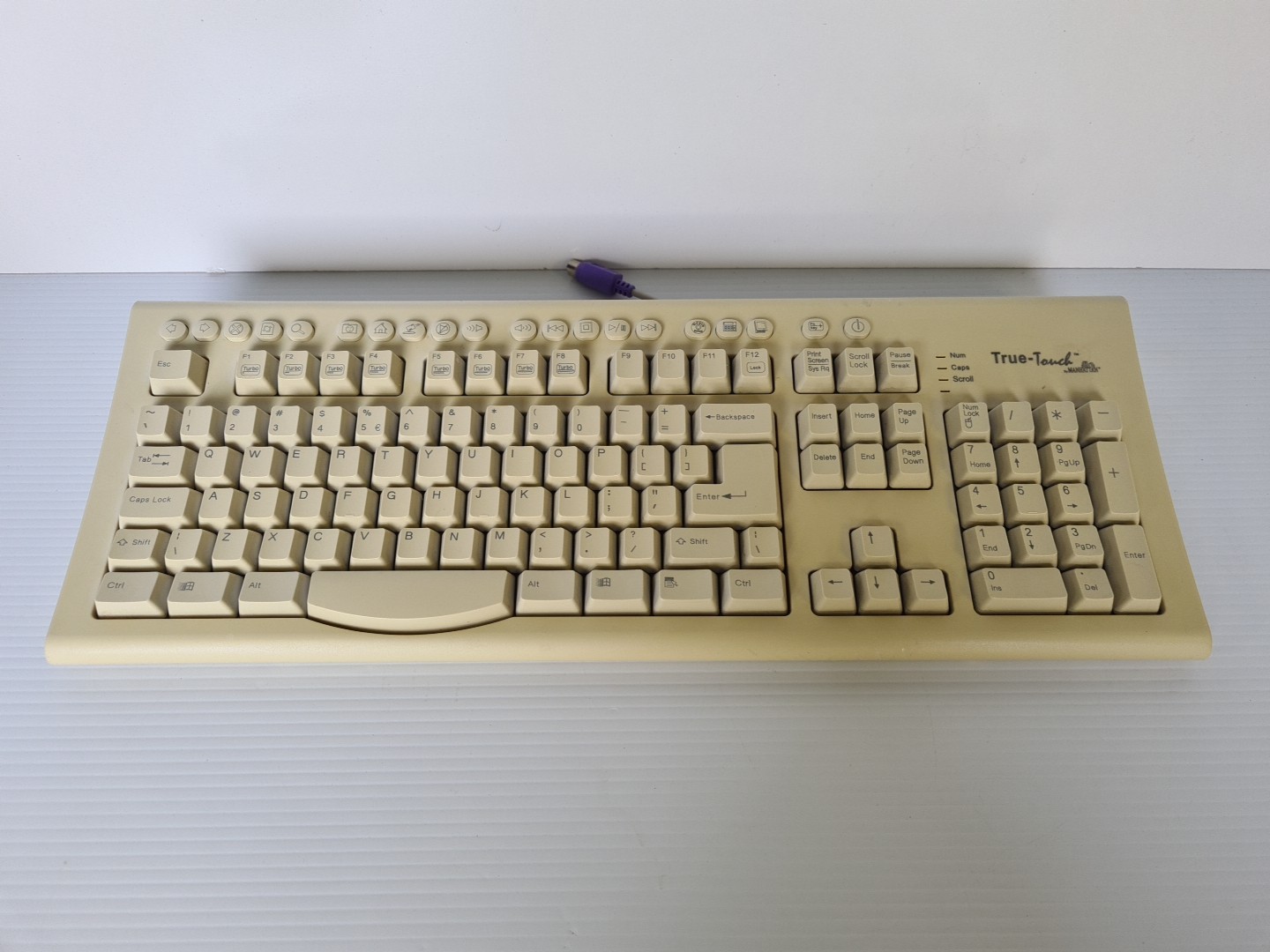 Manhattan True-Touch Beige Multimedia Keyboard F-21GQ PS/2 Retro Gaming