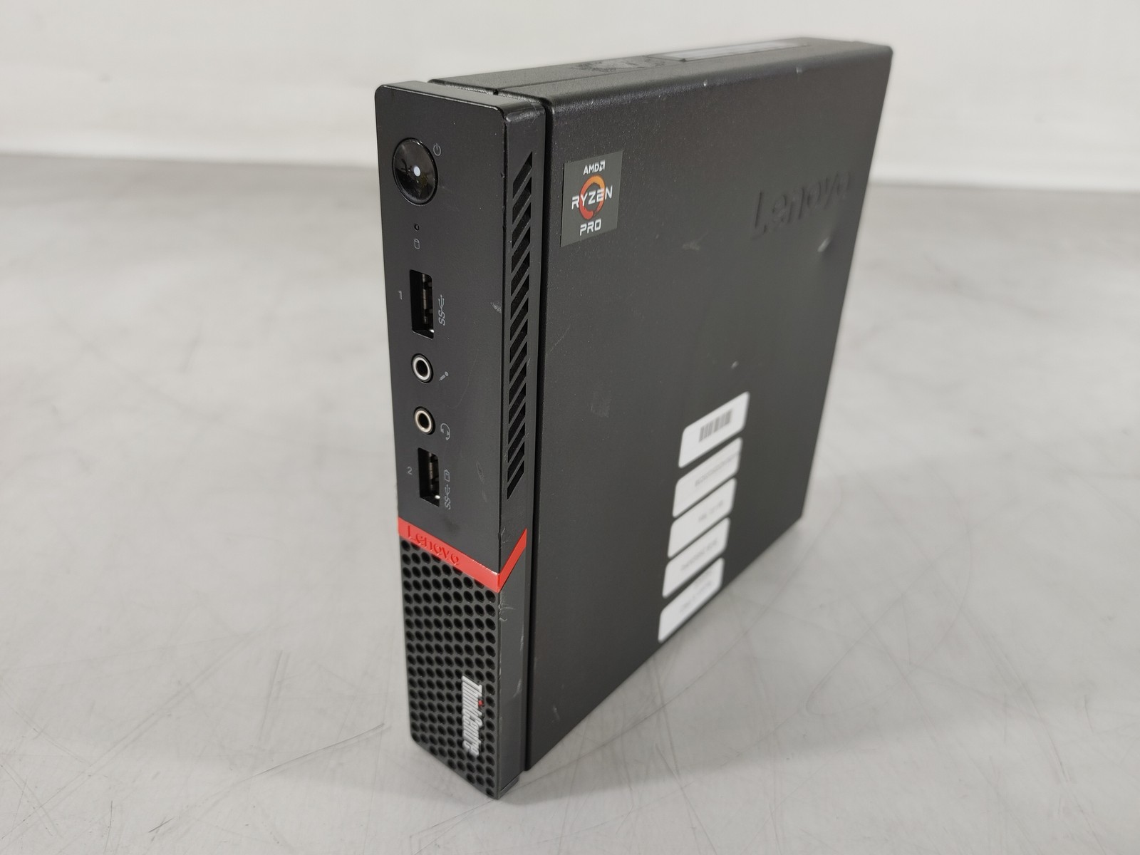Lenovo ThinkCentre M715q Tiny Ryzen 5 Pro 2400GE 3.20 GHz 8 GB DDR4 No HDD