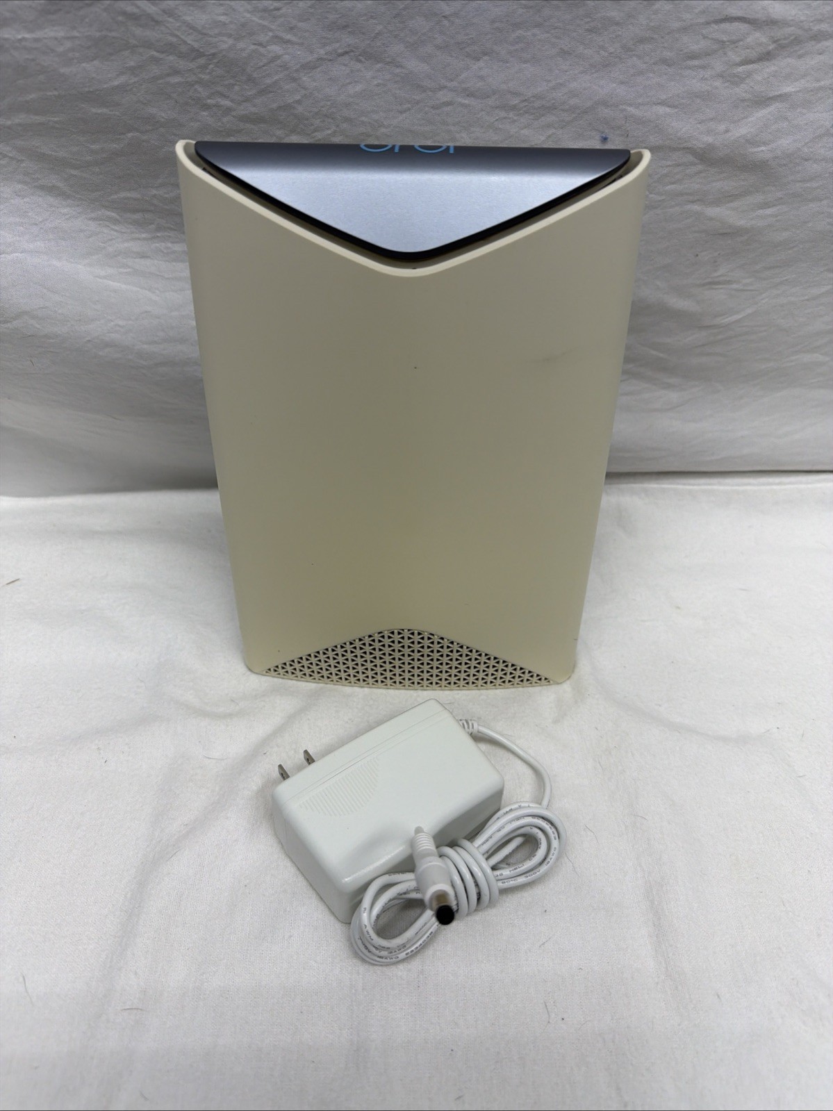 NETGEAR Orbi Pro SRS60 AC3000 Tri-Band Wi-Fi 5 Mesh Satellite
