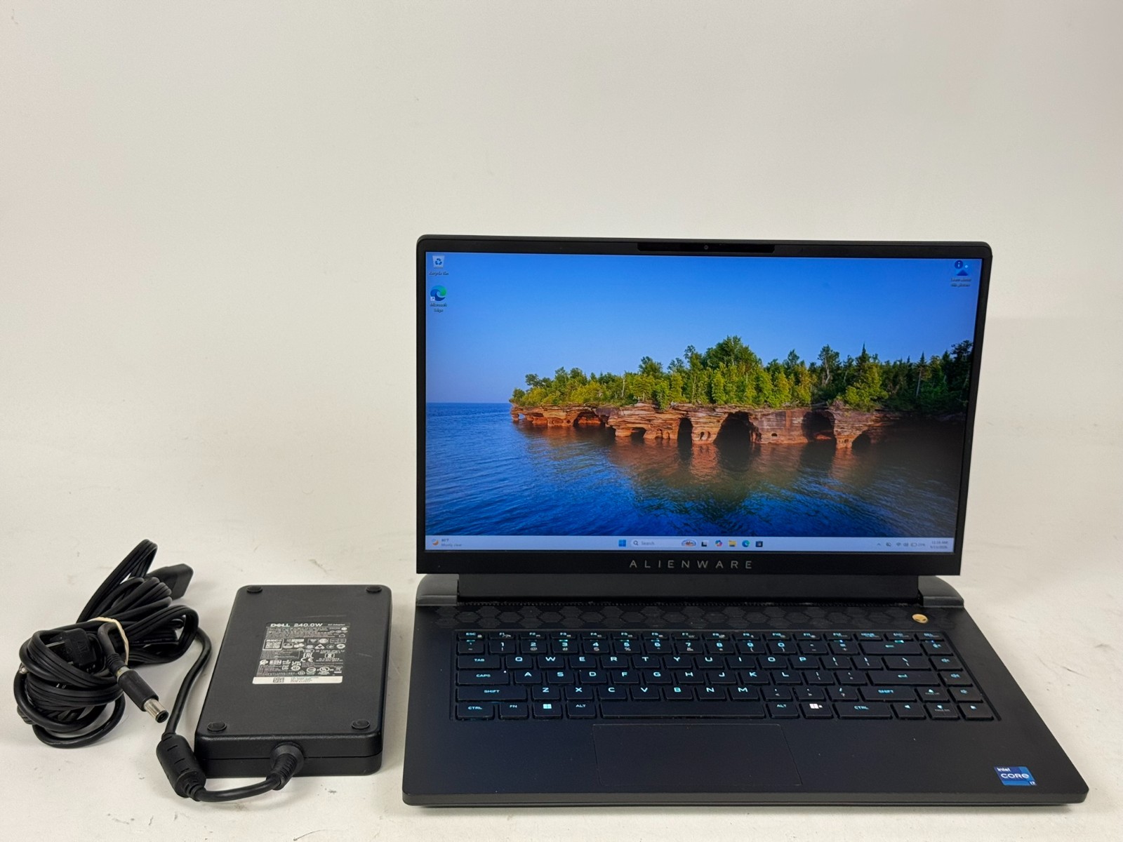 Dell Alienware m15 R7 i7-12700H 32GB DDR5 1TB M.2 RTX 3070 Ti 8GB 240Hz
