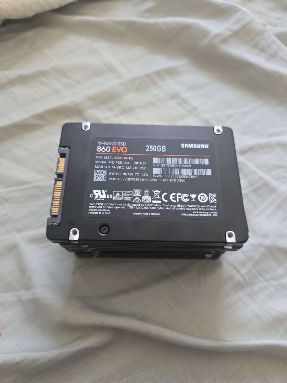 Samsung 860 EVO 250GB, SATA III, 2.5" Internal Solid State Drive - Black...