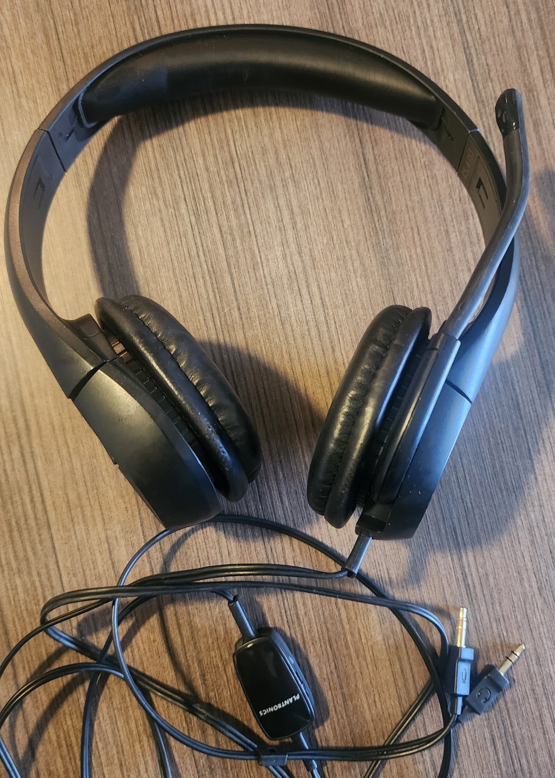 Plantronics Audio 355 Multimedia Headset Wired Over-Ear Built-in Microphone A355