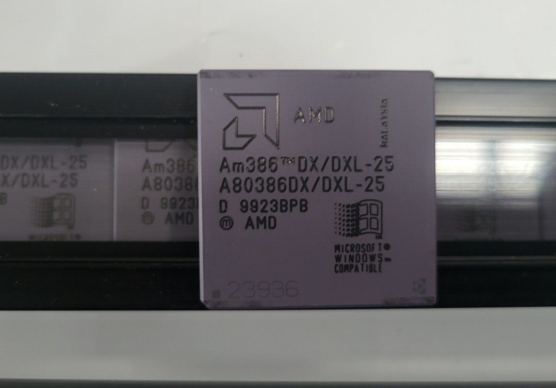 AMD 386DX/DXL-25 MICROPROCESSOR