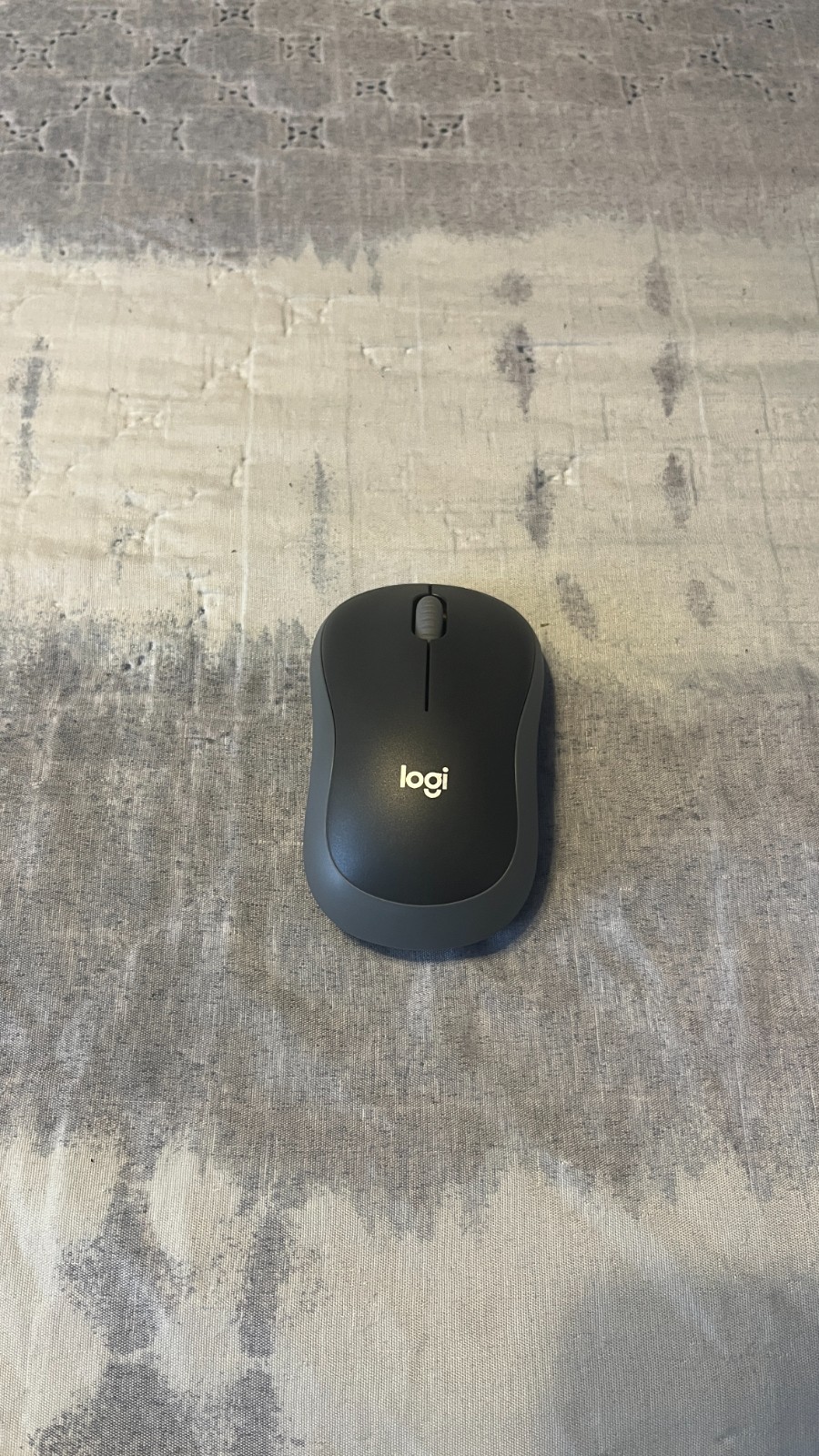 Logitech M185 Compact Ambidextrous 2.4 GHz Wireless Mouse - Swift Grey