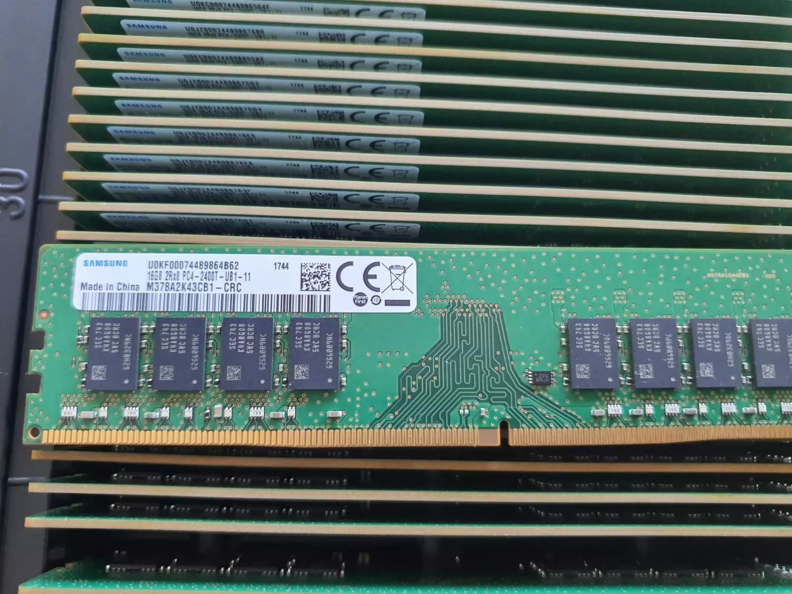 New Samsung 16GB DDR4 2400MHz PC4-19200 2RX8 UDIMM Memory Ram M378A2K43CB1-CRC