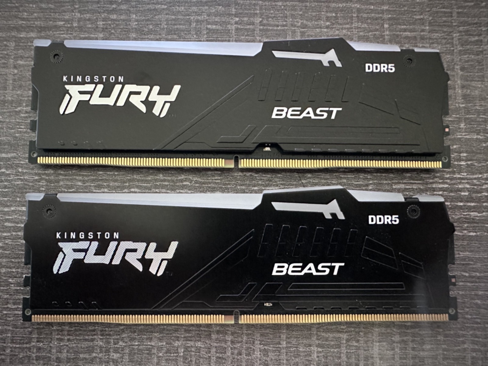 Kingston FURY Beast 16GB (2x8GB) DDR5 RGB 5200MT/s CL40 DIMM Memory