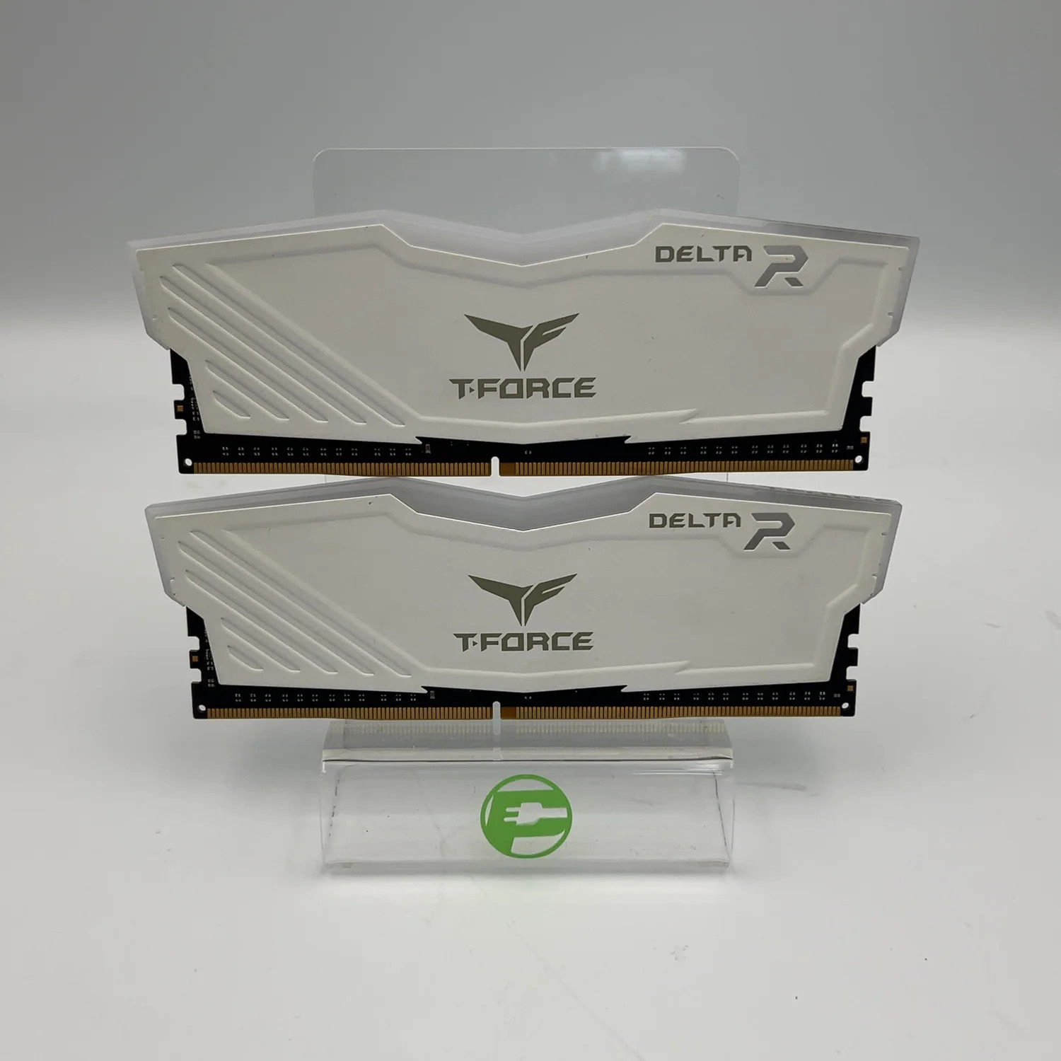 TeamGroup T-Force Delta RGB 16GB (2x8GB) RAM DDR4 3200MHz TF4D48G3200HC16FBK