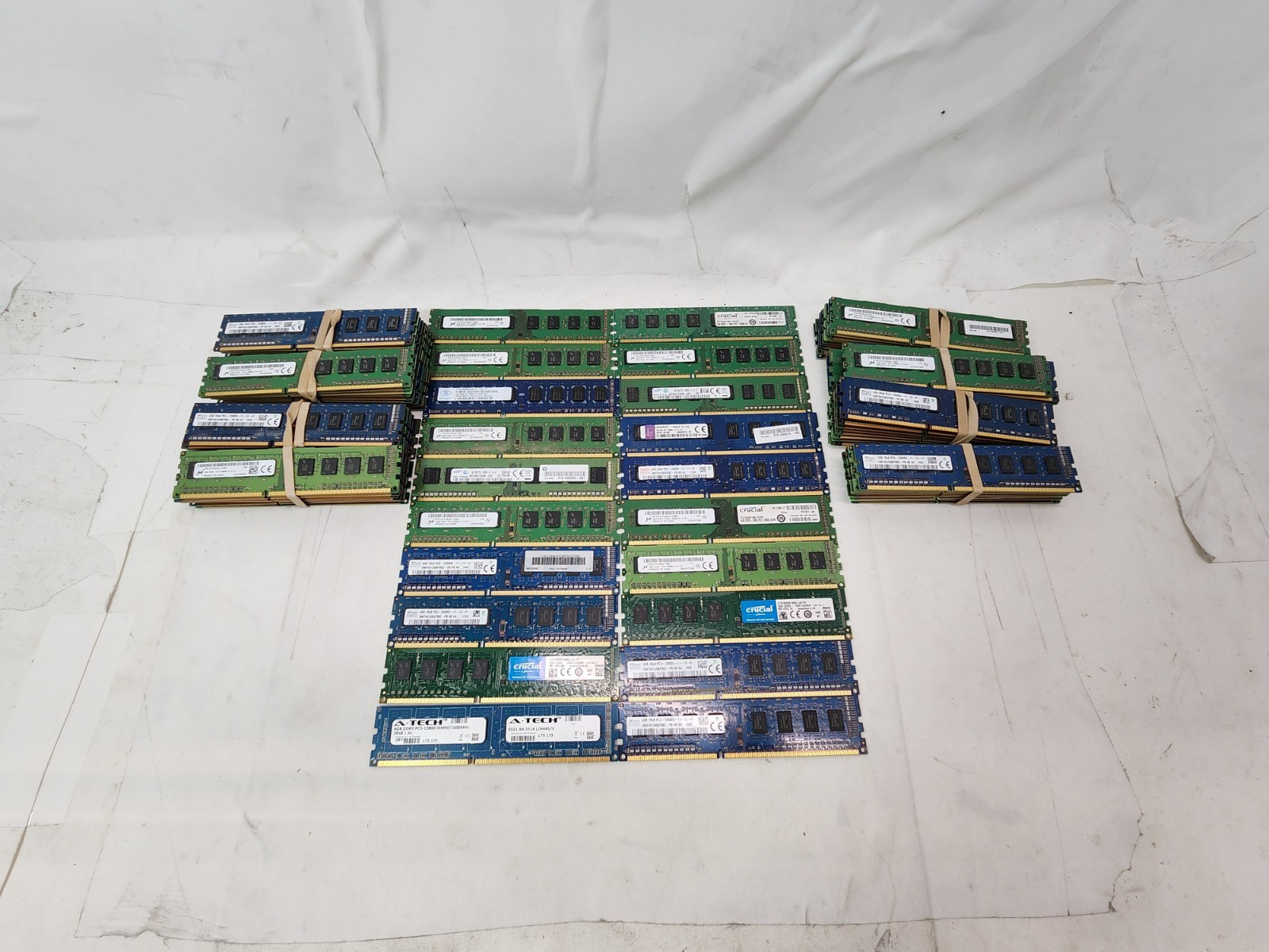 100x 4GB DDR3 PC3-12800U 1600MHz 240-Pin Desktop RAM Misc Brands