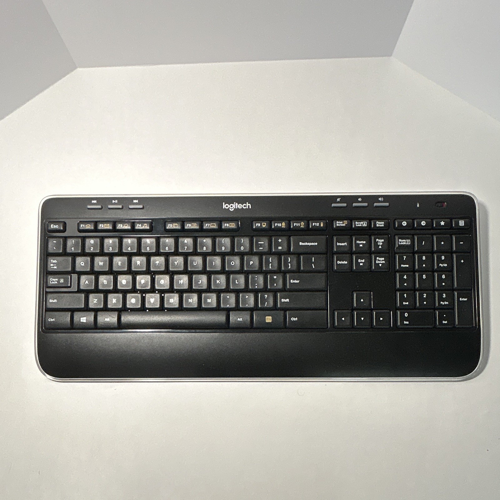 Logitech K520 Wireless Keyboard Black/Silver QWERTY English Multimedia Keys