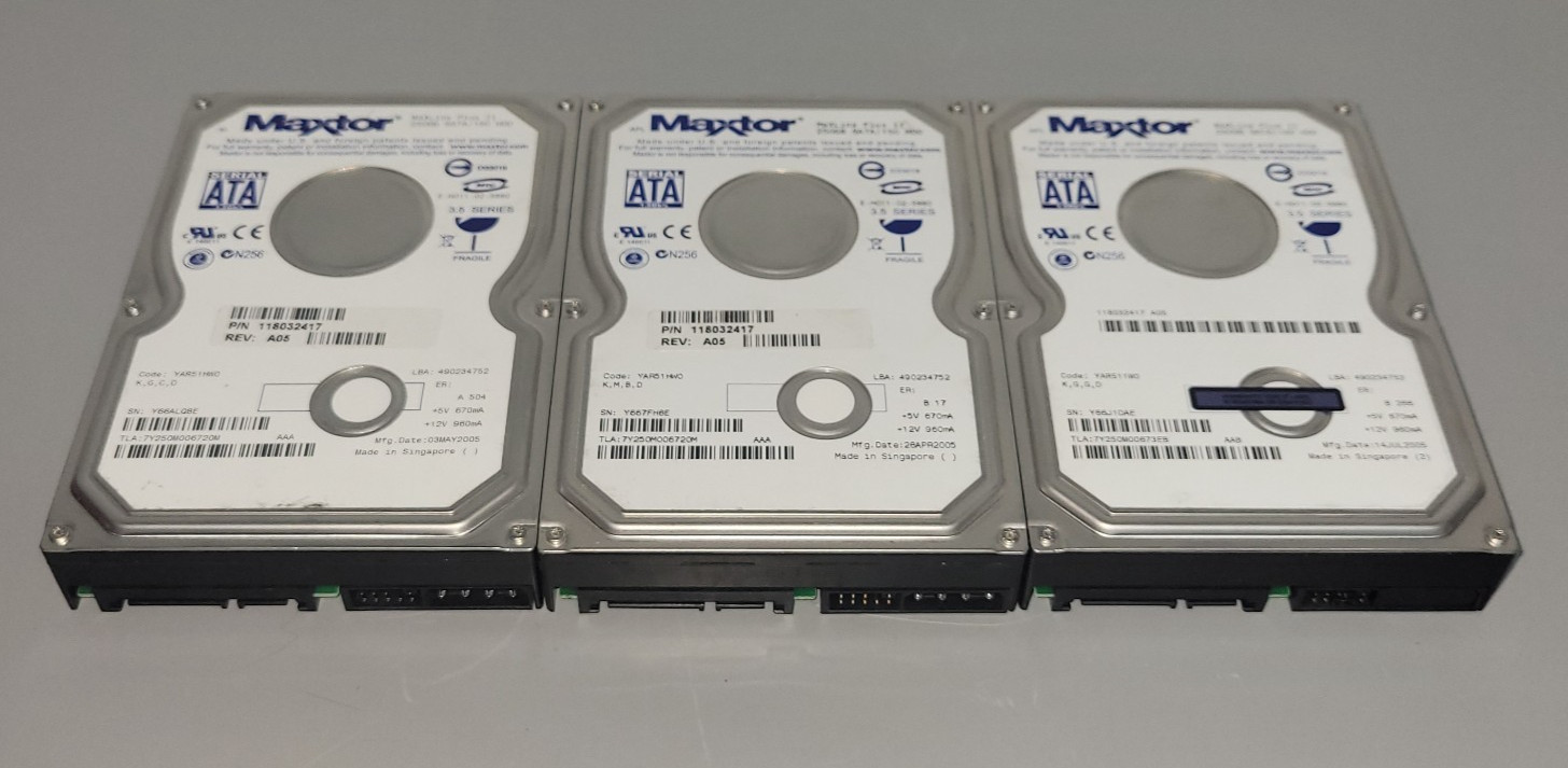 Lot of 3 Maxtor Maxline Plus II Hard Drives 250GB SATA 3.5" PN 11832417 (M13)