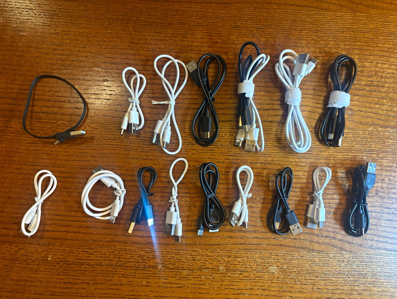 Lot of 16 USB-C charging cables.