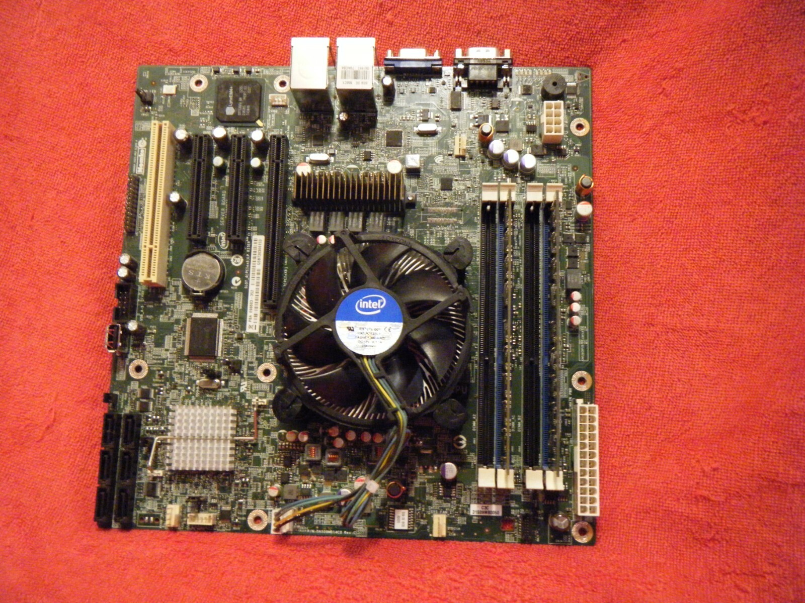Nice Intel 'Desktop Board' PBA-E98683-352 Motherboard w RAM. Tested Good.