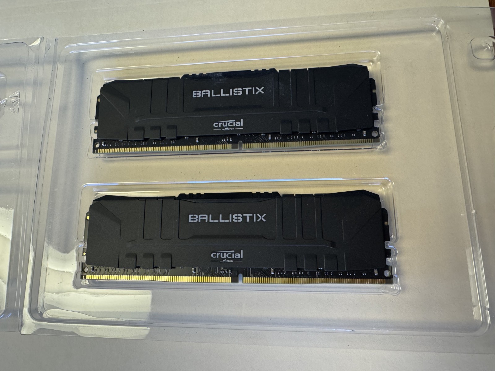 Crucial Ballistix 32GB (2x16GB) DDR4-3200 CL16 Desktop RAM BL16G32C16U4B