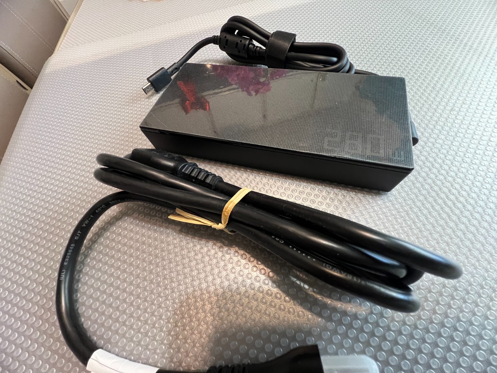 ASUS 280W Rectangle Connector, 20V 14A AC Adapter A22-280P1B/ADP-280EB F
