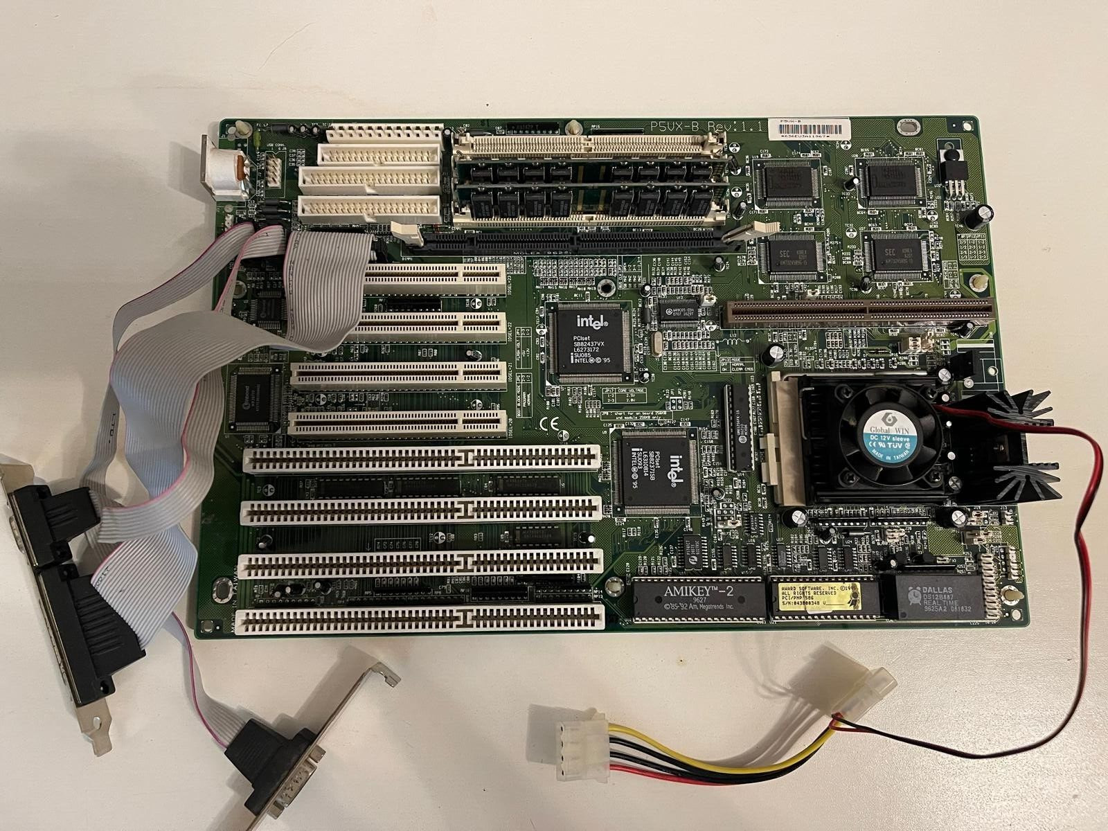 Vintage Socket 7 Motherboard with Pentium S 133MHZ +RAM tesed