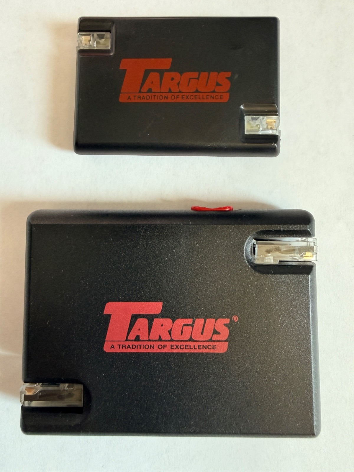 TARGUS ETHERNET AND PHONE RETRACTABLE CABLES (2 SEPARATE ITEMS)