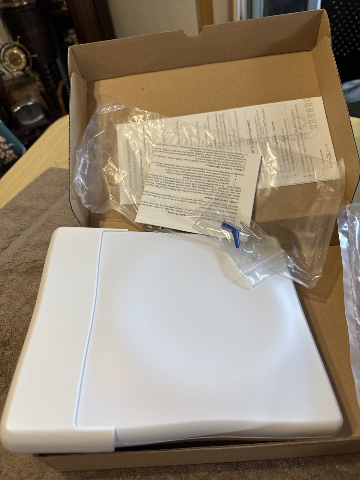 Ruckus Zoneflex 7363 access point/no power adapter