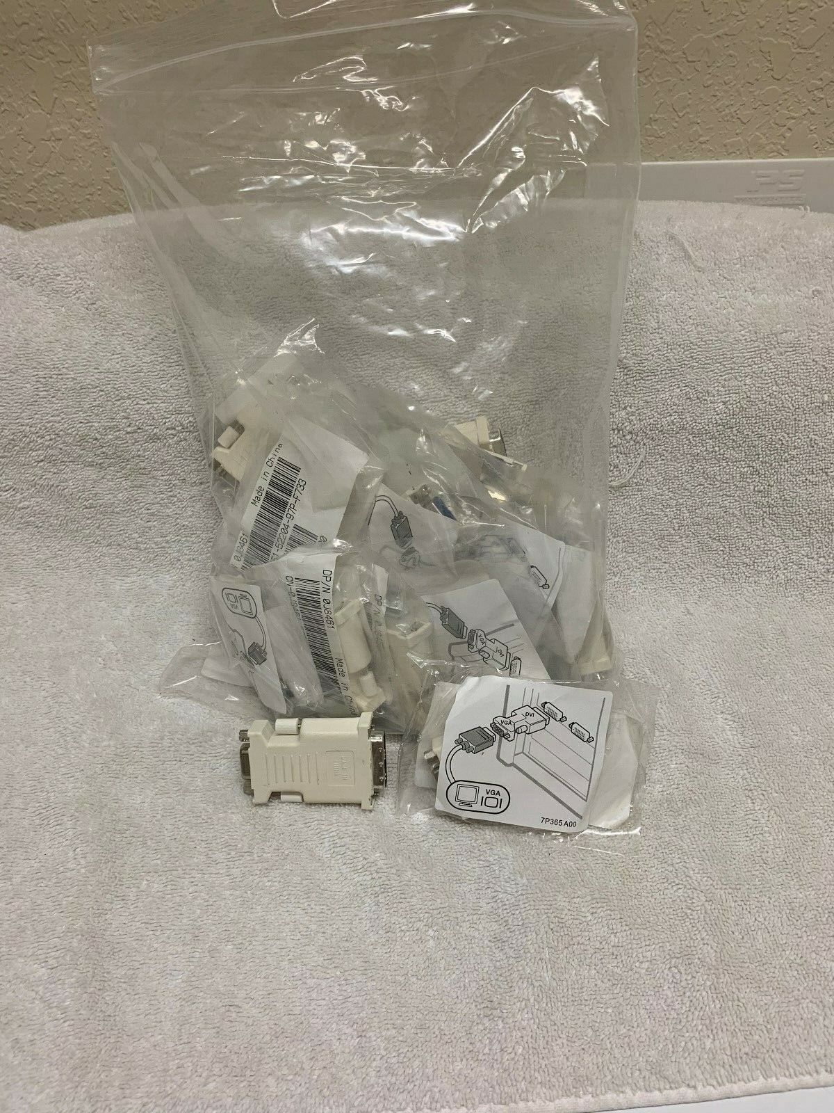 26 Count Lot of Dell DP/N 0J8461 0J8461 Male DVI-I Single Link to VGA