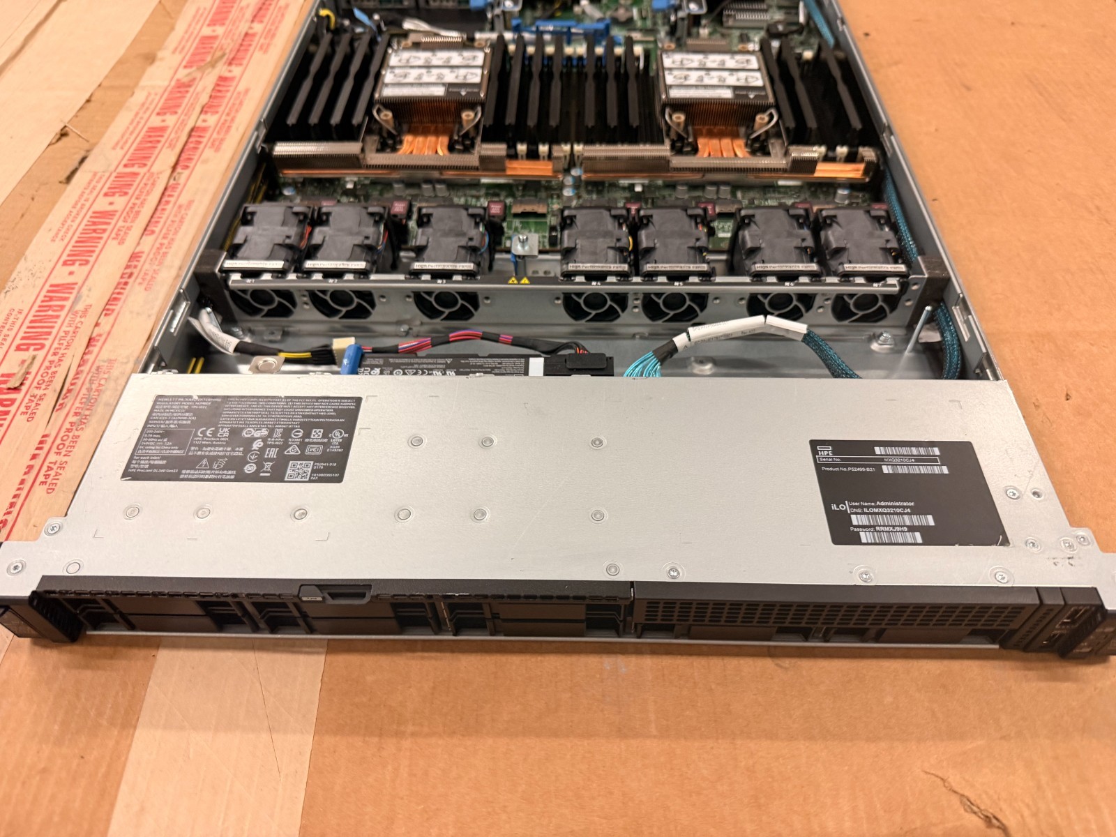 HPE DL360 Gen11 8SFF 2x Gold 6426Y 32 CORE, R2J62A X2,  2x 1600W PSU - NO RAM